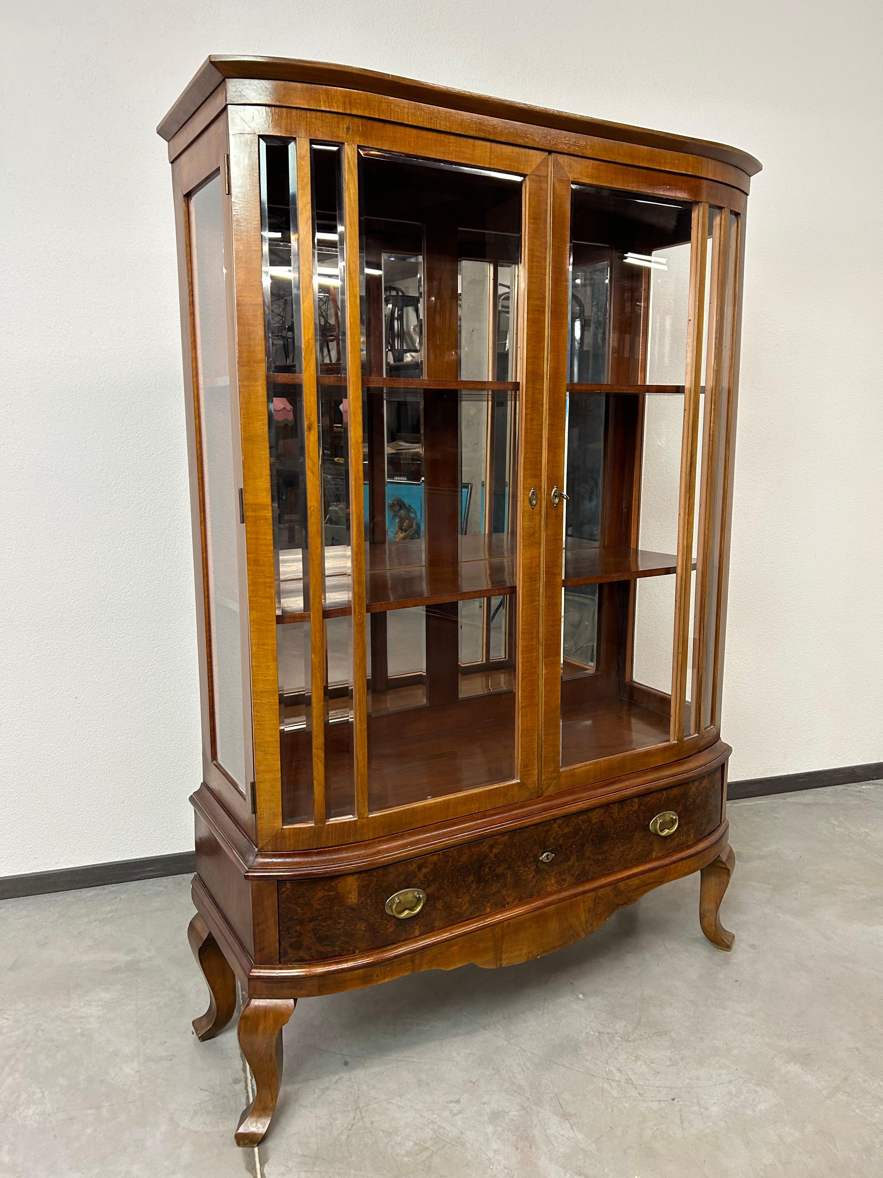 Art  vitrine deco en noyer 2