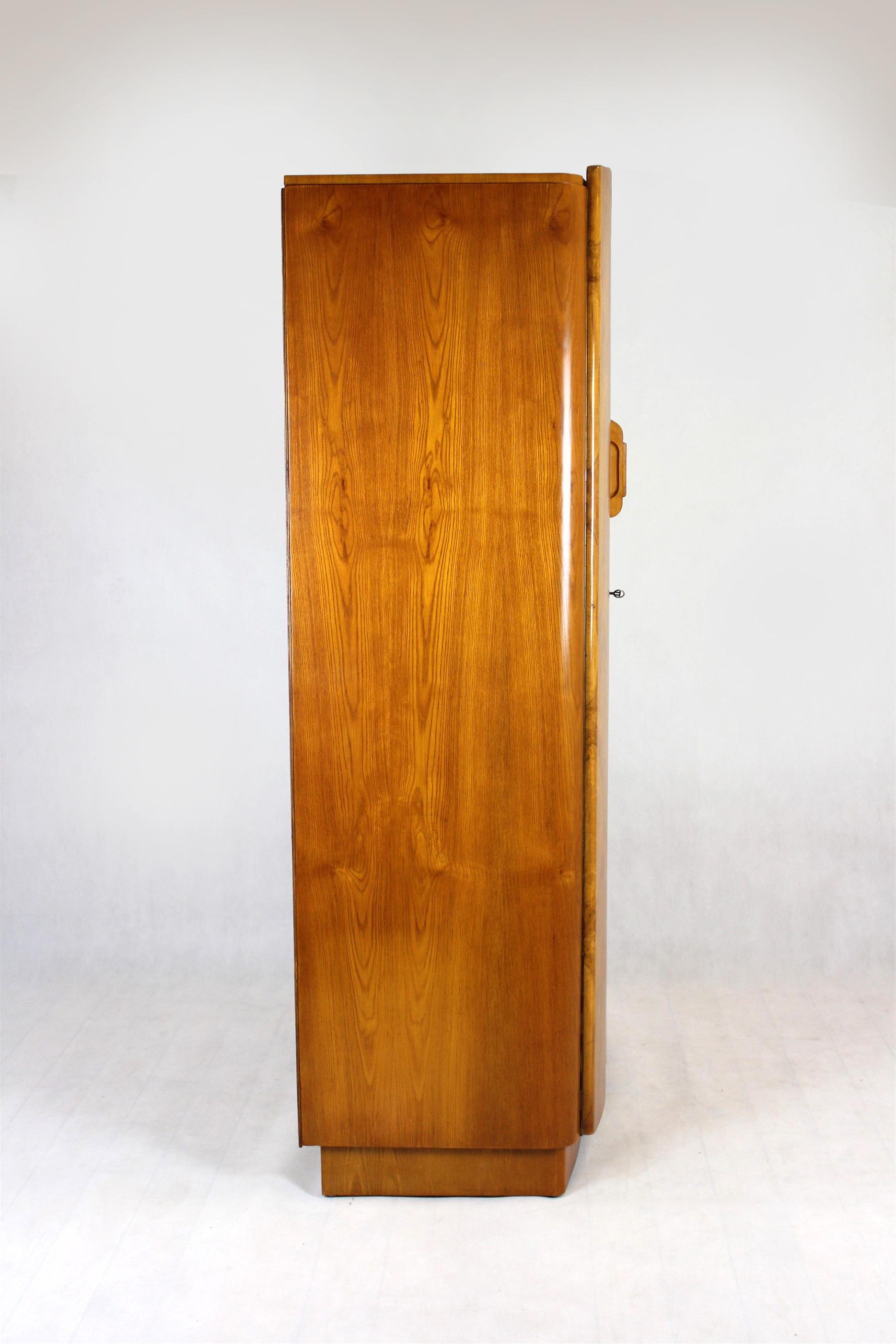 Art Deco Walnut Wardrobe by Jindrich Halabala for Up Zavody, 1940s 9