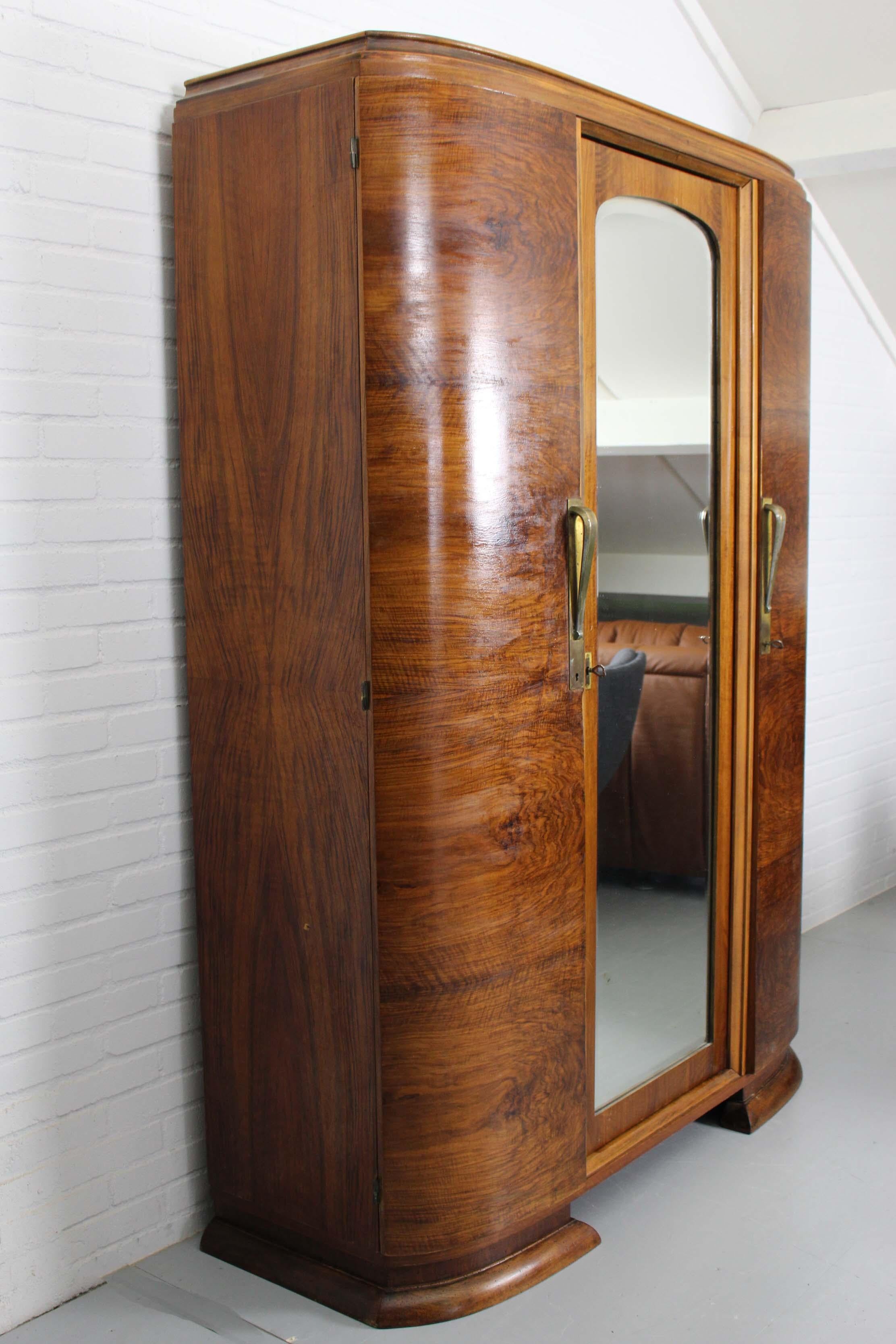 Armoire Art Déco en noyer par Guerin, Paris, 1920 3