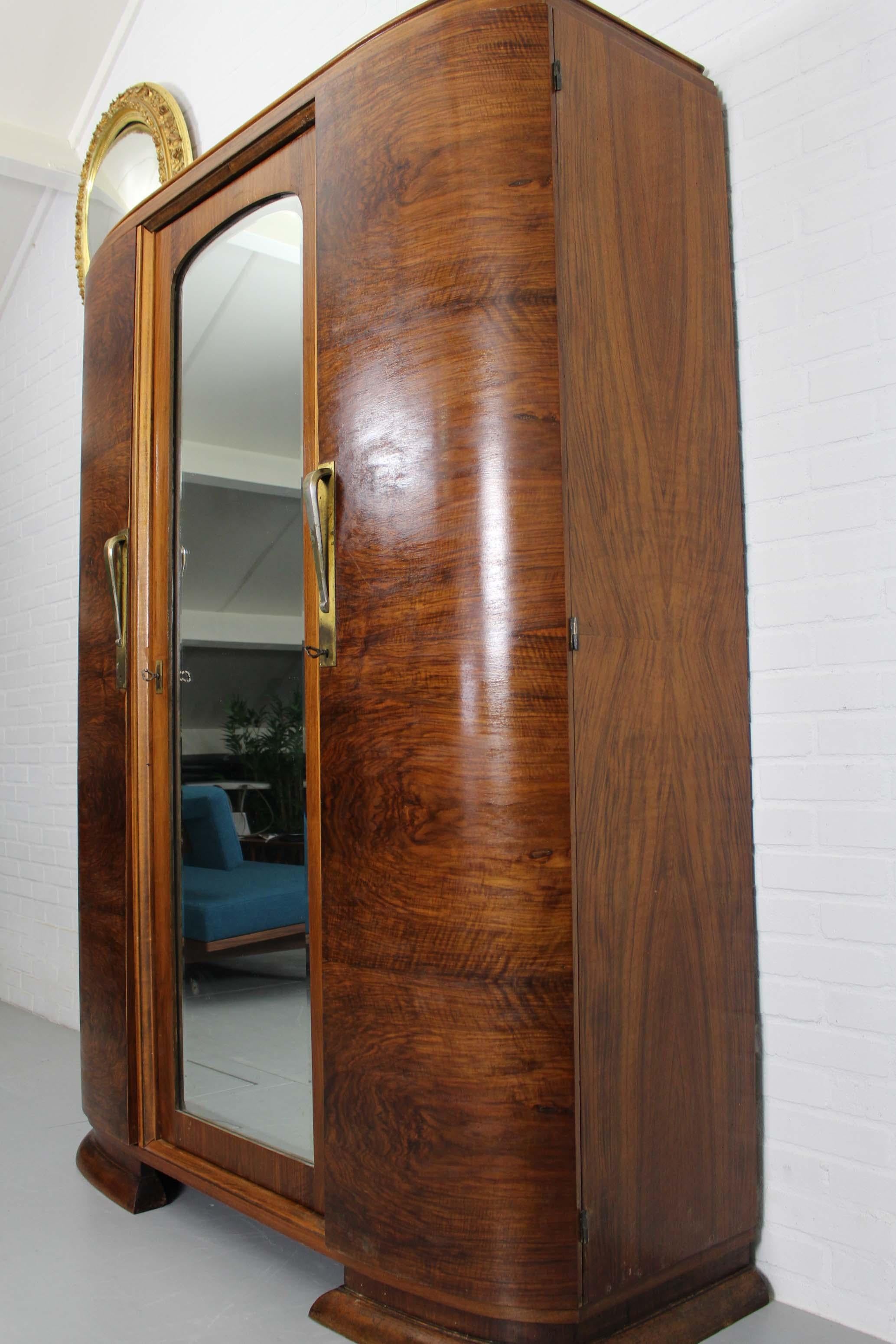 Armoire Art Déco en noyer par Guerin, Paris, 1920 4