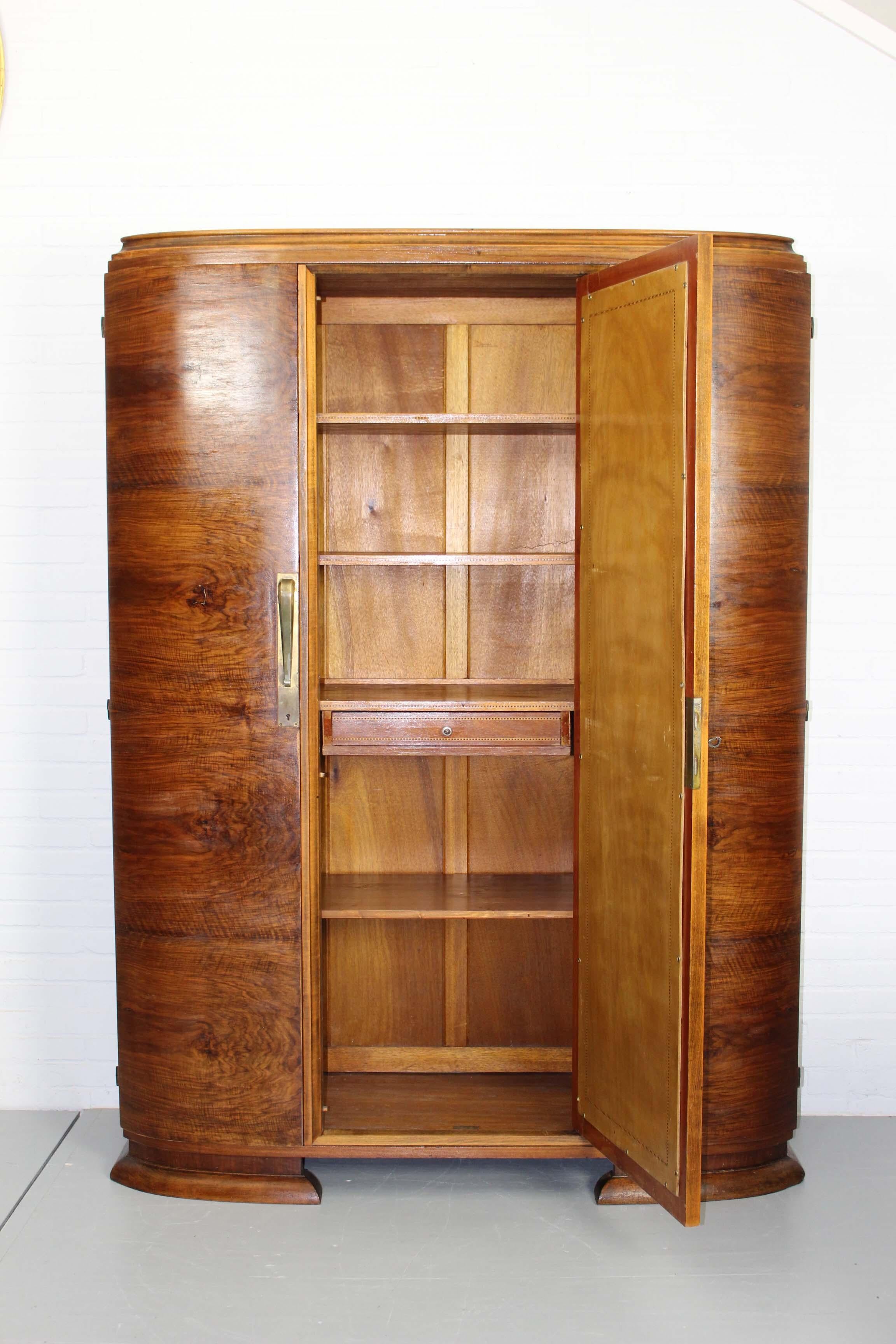 armoire art deco