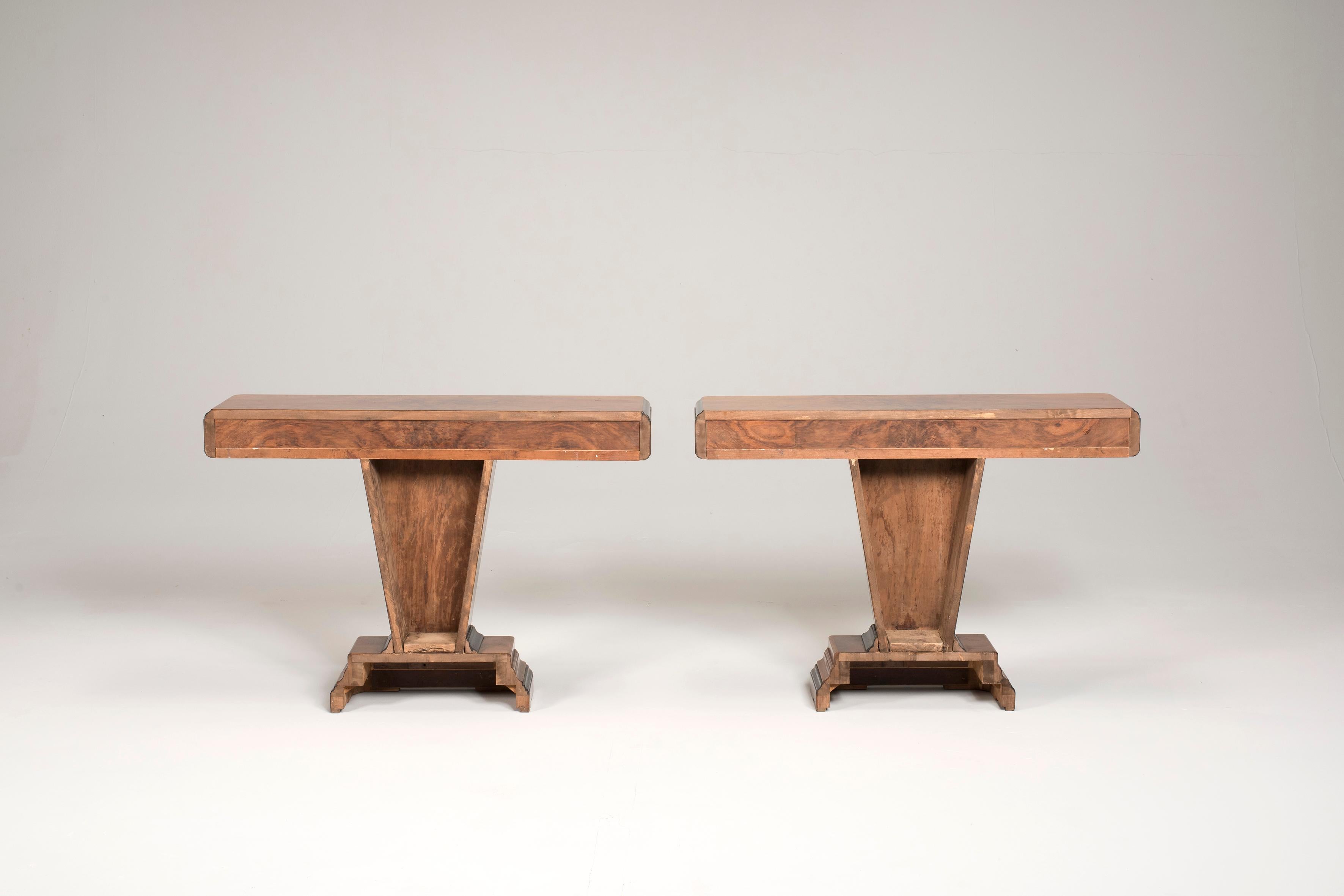 Italian Art Deco Walnut Wood and Black Ebonized Lacquered Details Table Console