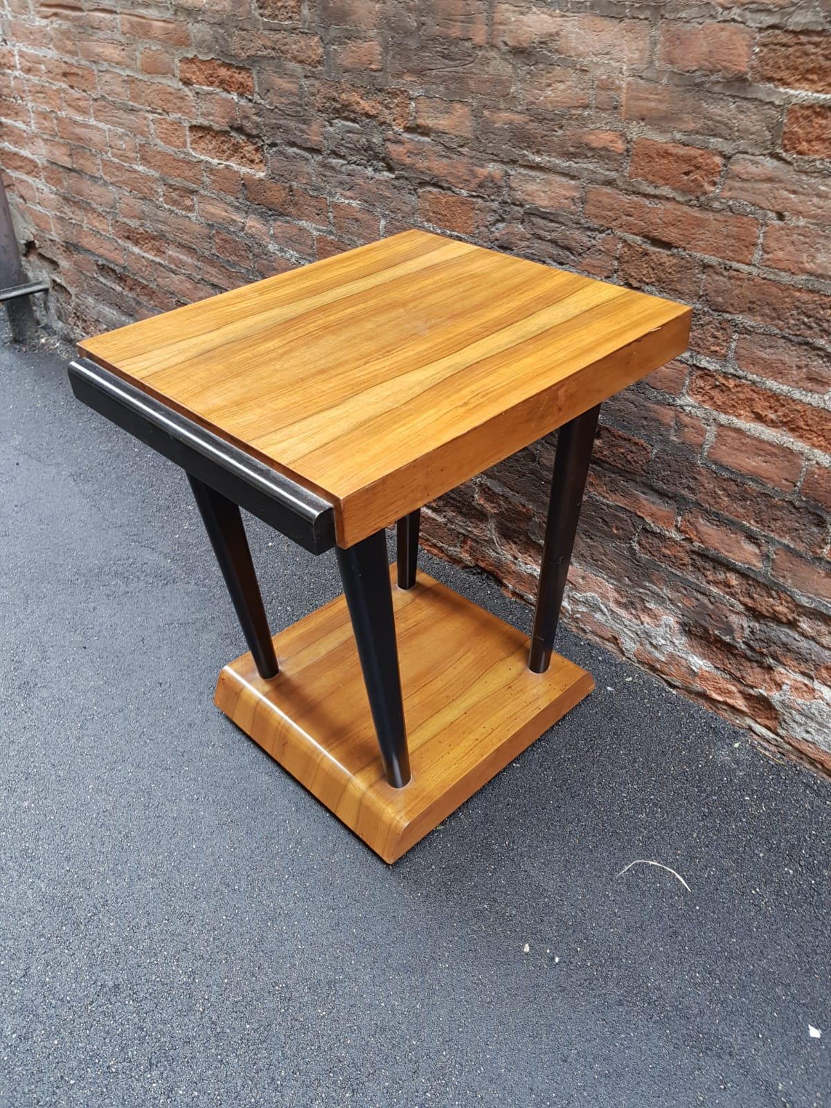 Art Deco Walnut Wood Black Ebonized Legs Squared Side or Coffee Table For Sale 2