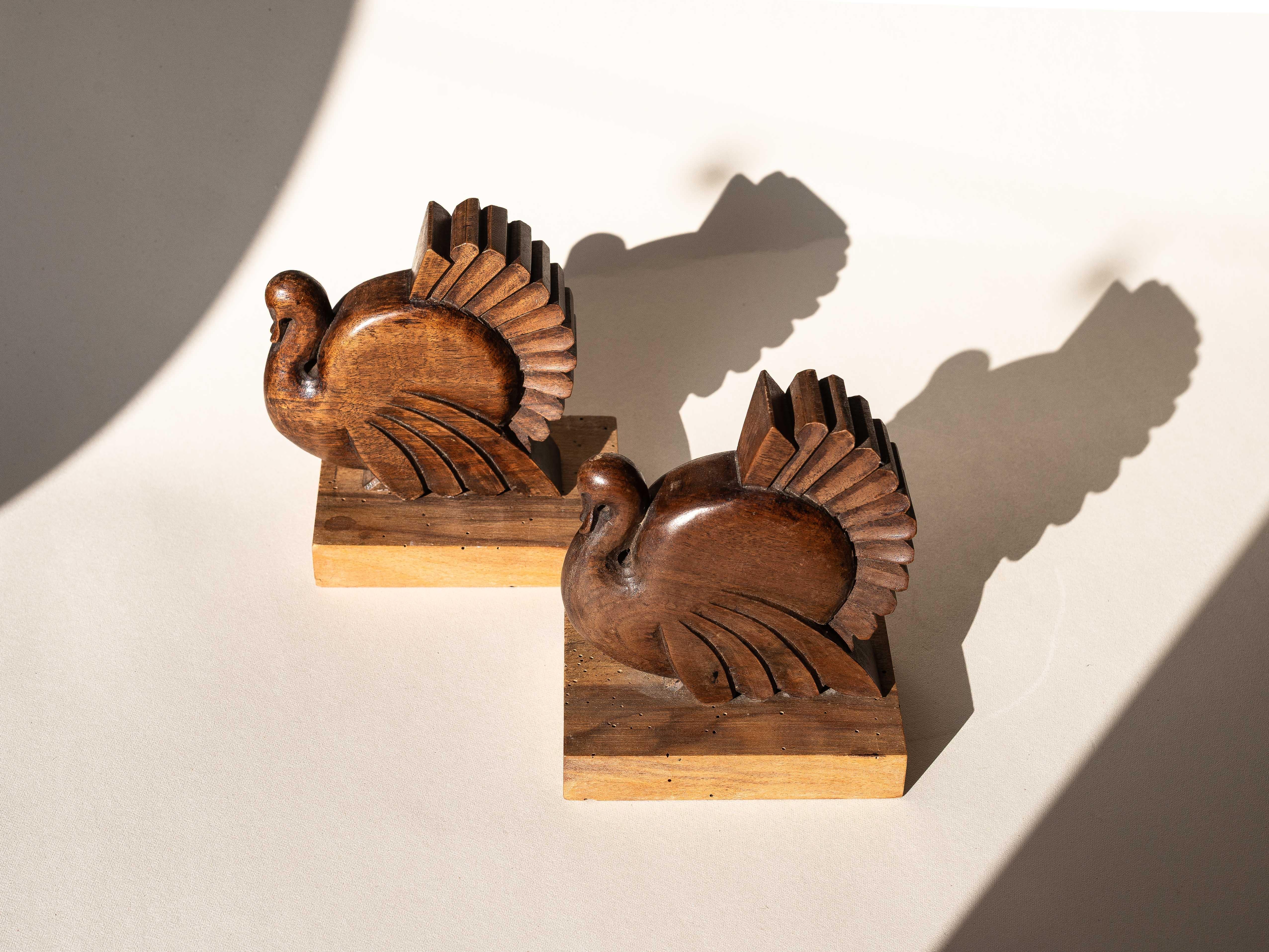 Art Deco Walnut Bookends, French 1930s Hand-Carved Bird Sculptures For Sale 5