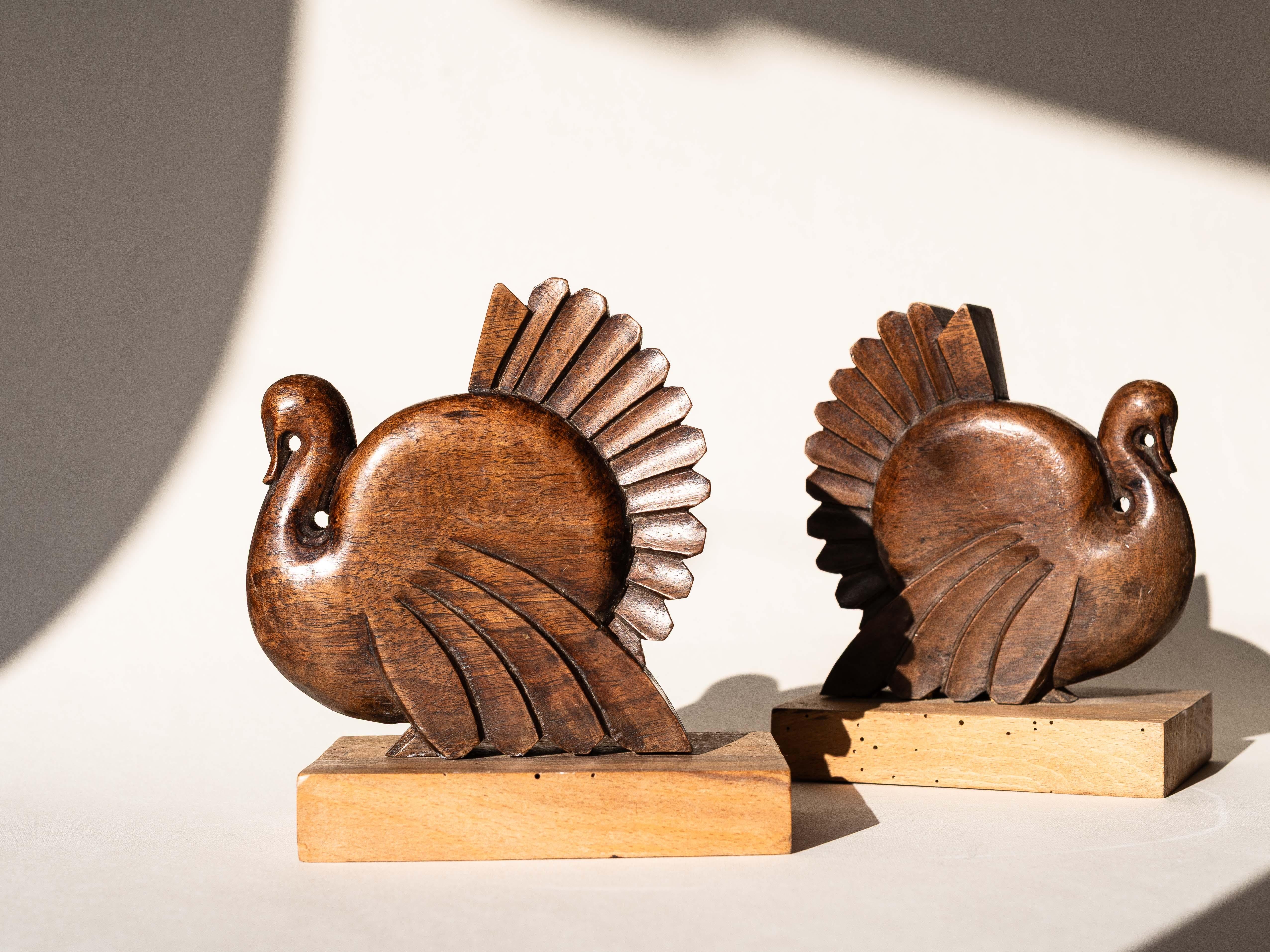 Art Deco Walnut Bookends, French 1930s Hand-Carved Bird Sculptures For Sale 6