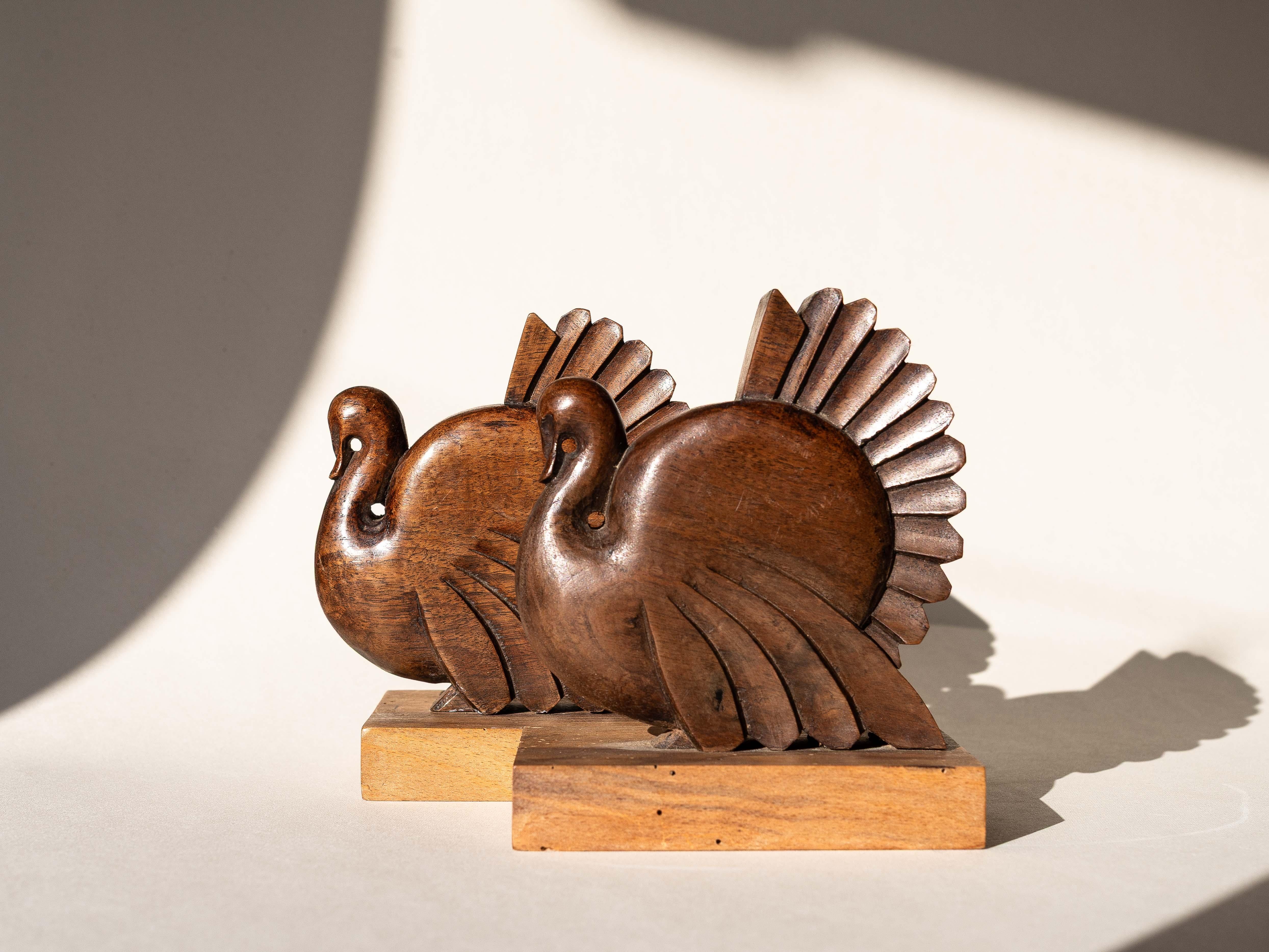 Art Deco Walnut Bookends, French 1930s Hand-Carved Bird Sculptures For Sale 7