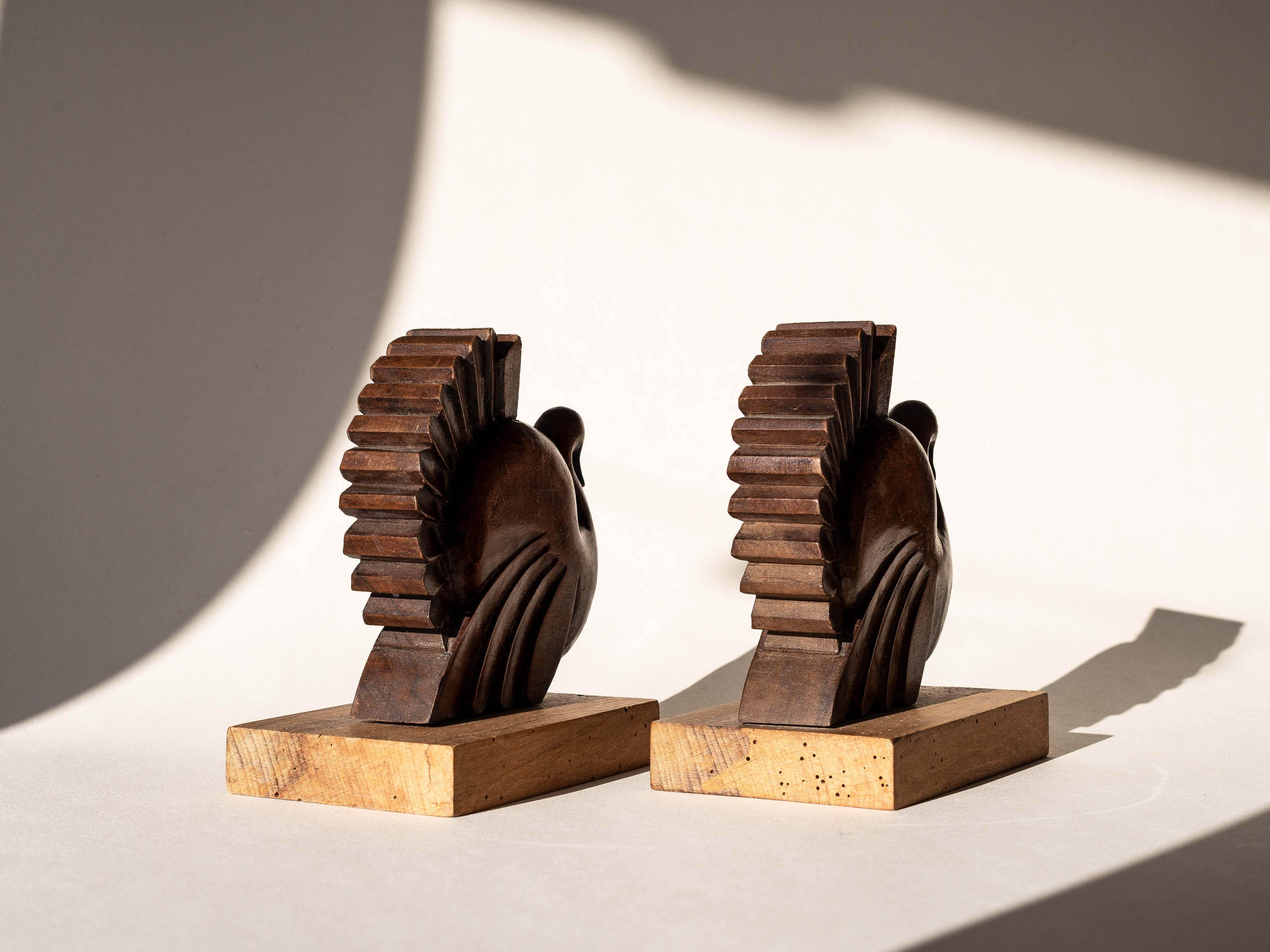 Art Deco Walnut Bookends, French 1930s Hand-Carved Bird Sculptures For Sale 2