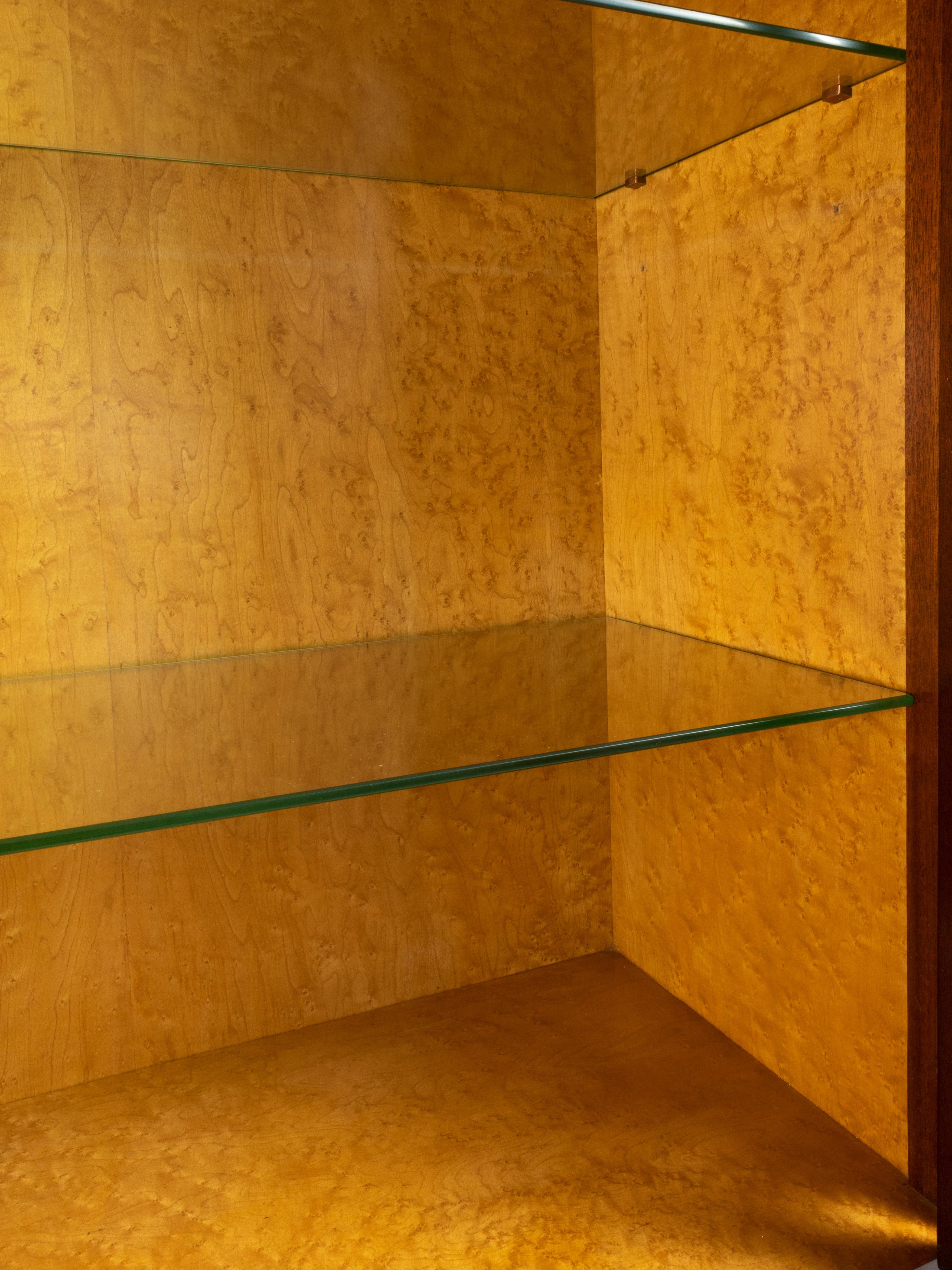 Cabina Art Decó de Madera de Nogal con Detalles de Cobre en venta 4