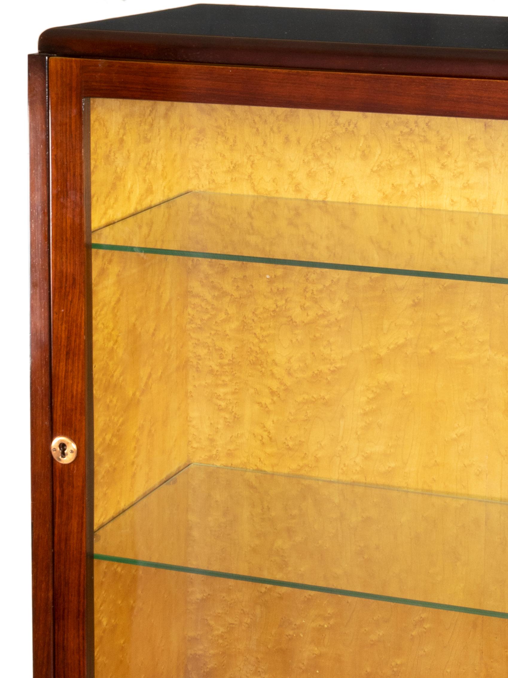 Cabina Art Decó de Madera de Nogal con Detalles de Cobre en Bastante bueno estado para la venta en Lisbon, PT