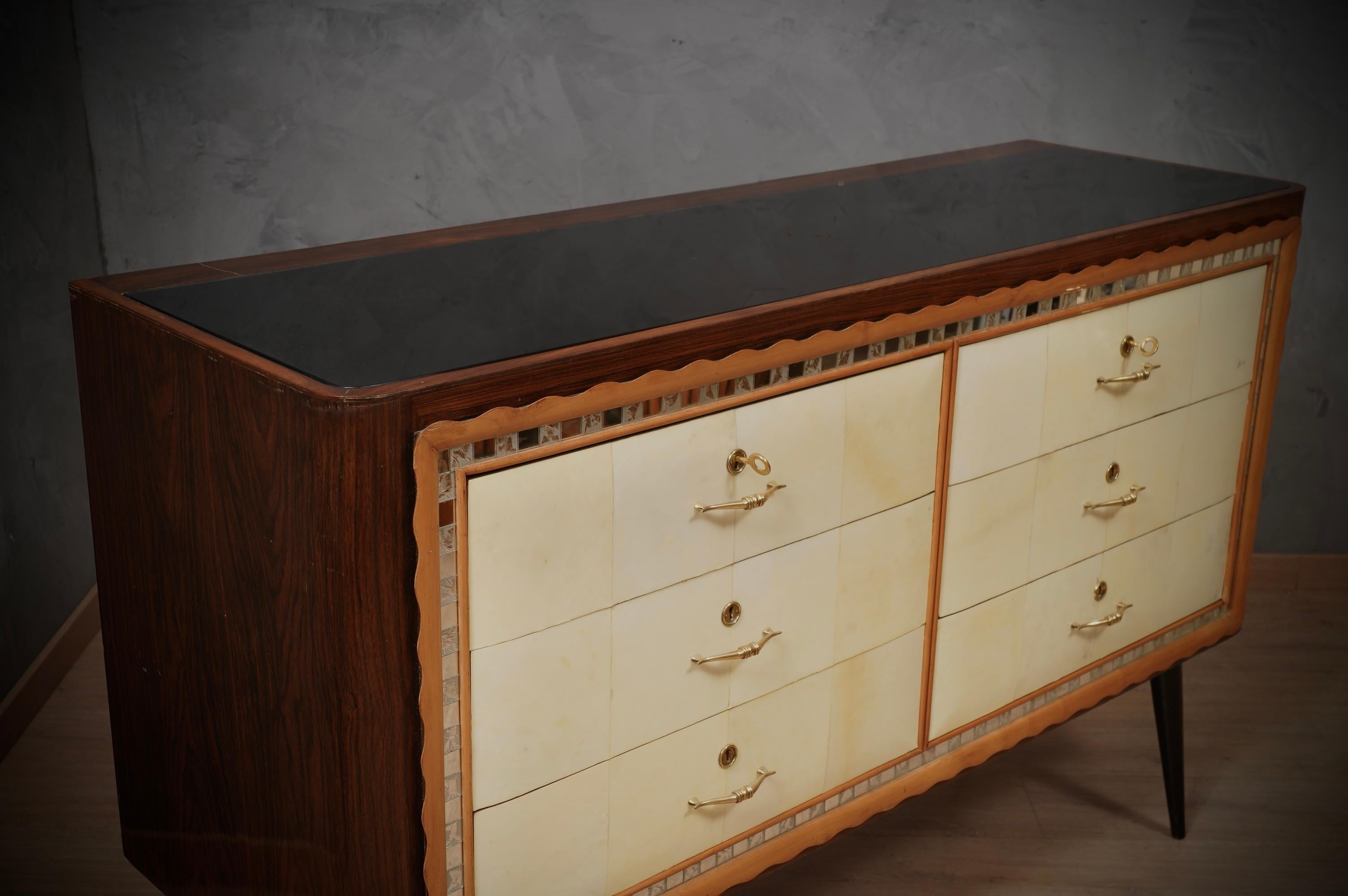 Mid-20th Century Art Deco Walnut Wood Goat Skin and Brass Italian Commode Chest of Drawers, 1950 For Sale