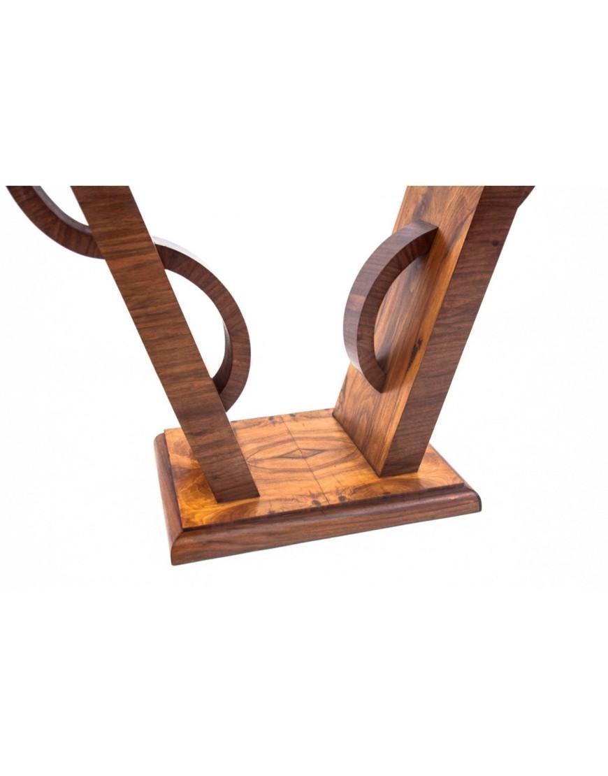 Art Deco walnut wooden console, Poland, 1940s. For Sale 2