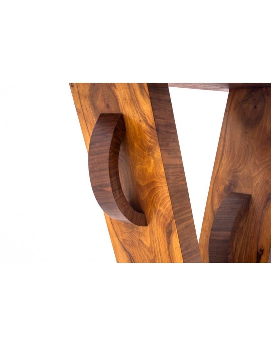Art Deco walnut wooden console, Poland, 1940s. For Sale 3