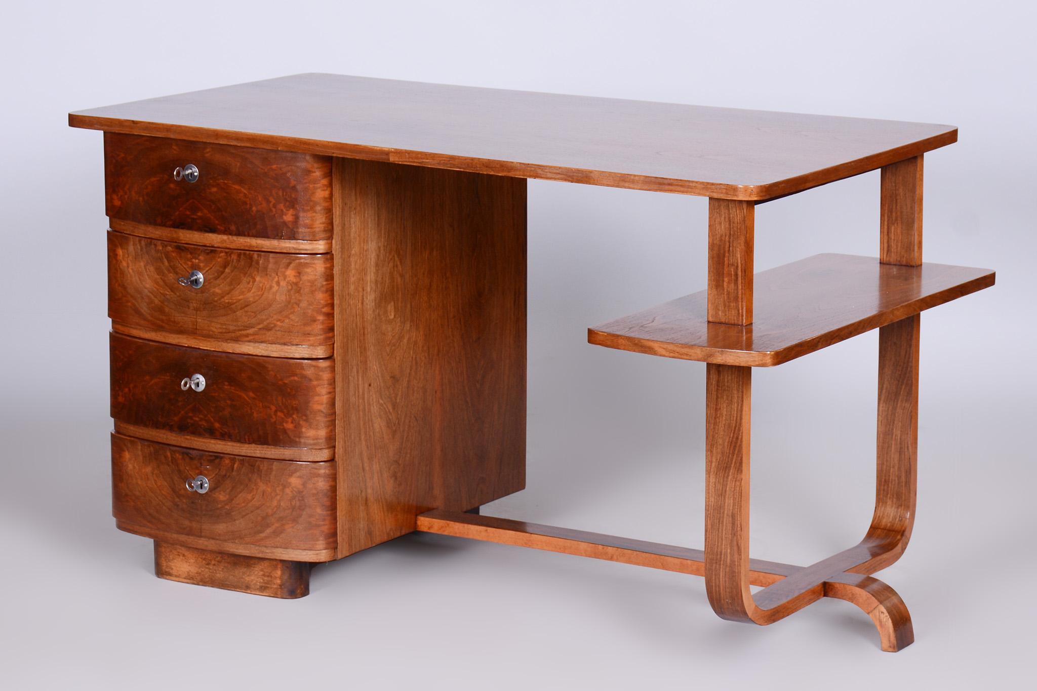 Schreibtisch aus Nussbaumholz im Art déco-Stil entworfen von Jindrich Halabala, Tschechien, 1920er Jahre im Angebot 4