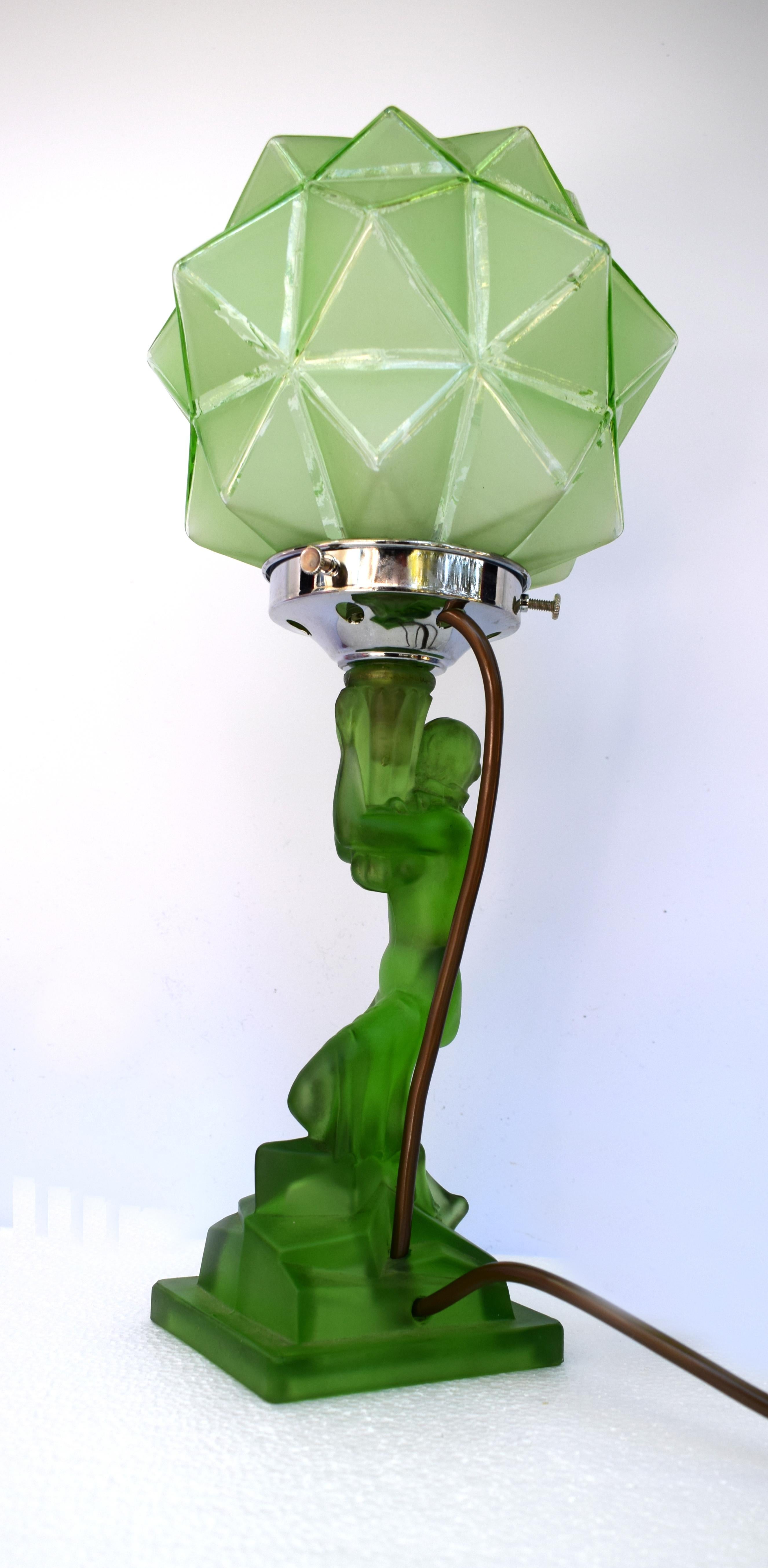 Art Deco Walther and Sohne Peach Glass Table Lamp, circa 1930s In Good Condition In Devon, England