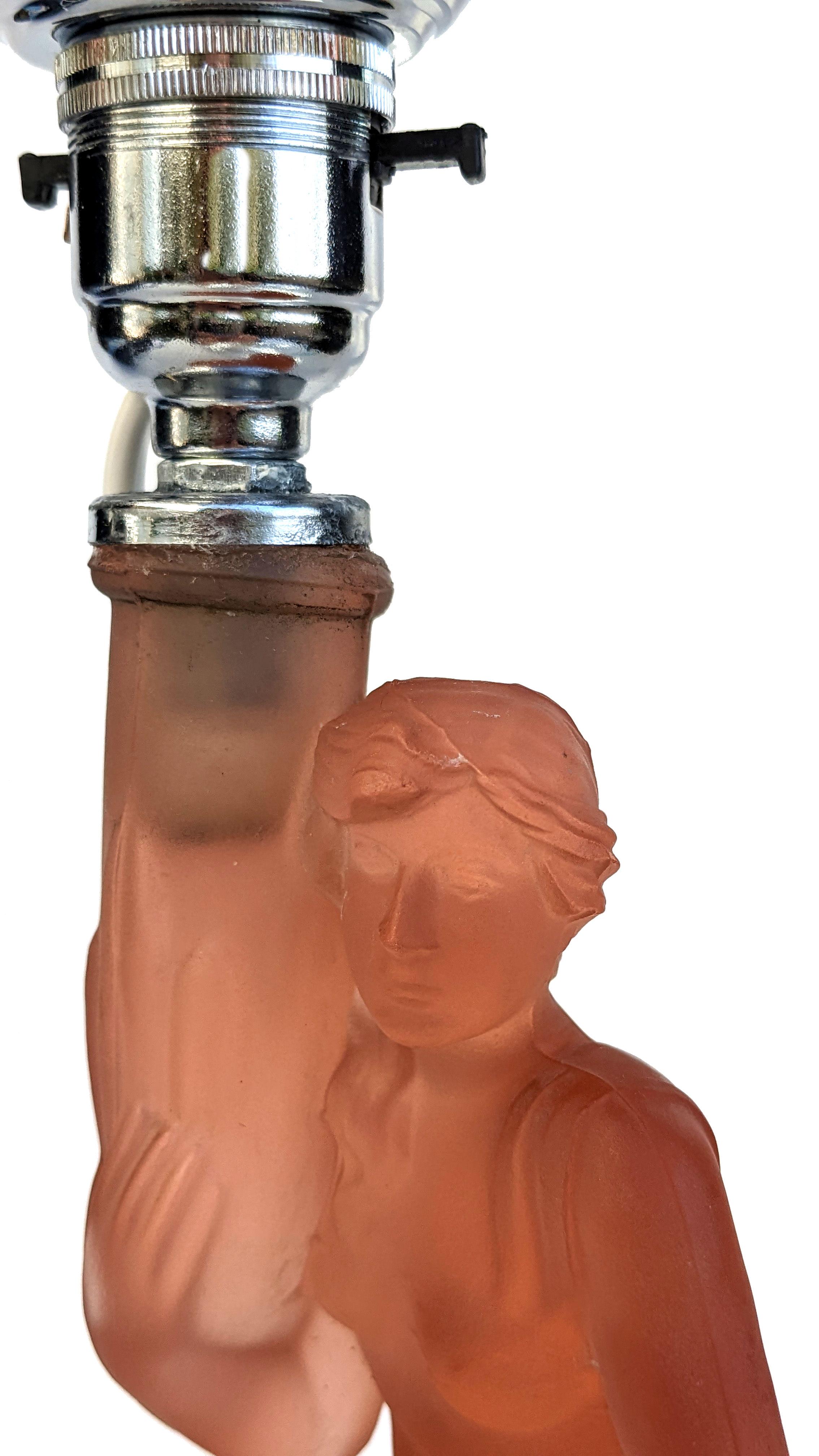 Art Deco Walther and Sohne Peach Glass Table Lamp, Circa 1930's For Sale 1