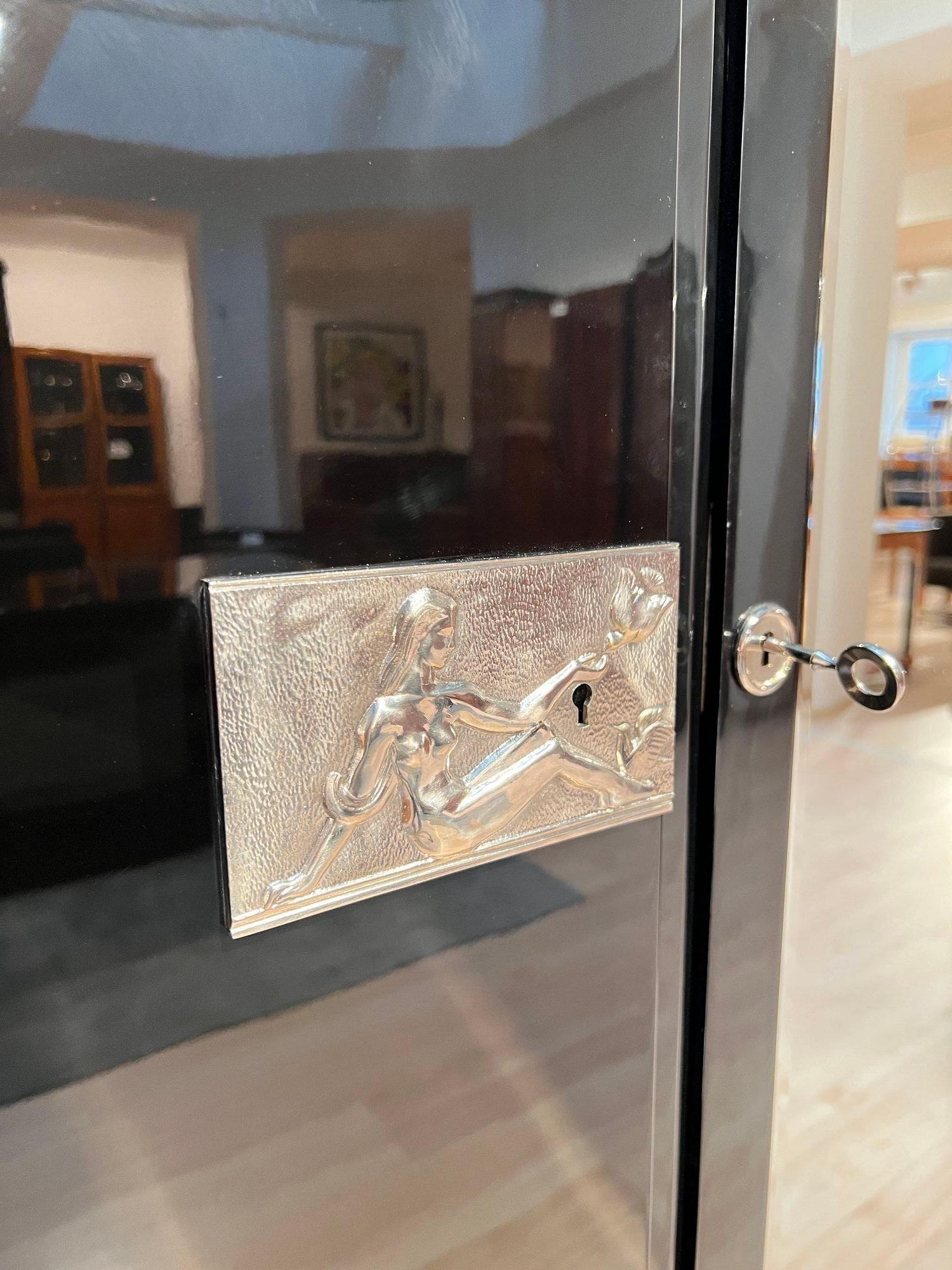 Art Deco Armoire, Black Lacquer, Mahogany, Mirror, Chrome, France circa 1930 In Good Condition For Sale In Regensburg, DE