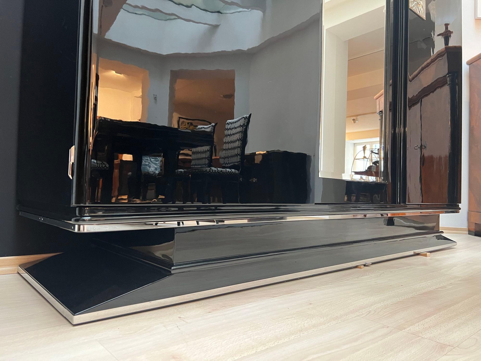 Art Deco Armoire, Black Lacquer, Mahogany, Mirror, Chrome, France circa 1930 For Sale 2