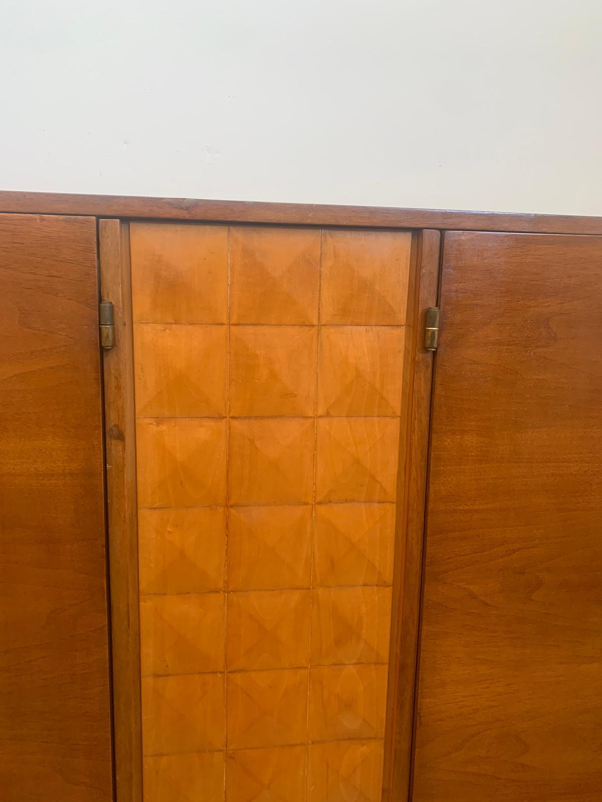 Art Deco Wardrobe in Cherry and Maple Carved at the Center and Base For Sale 9