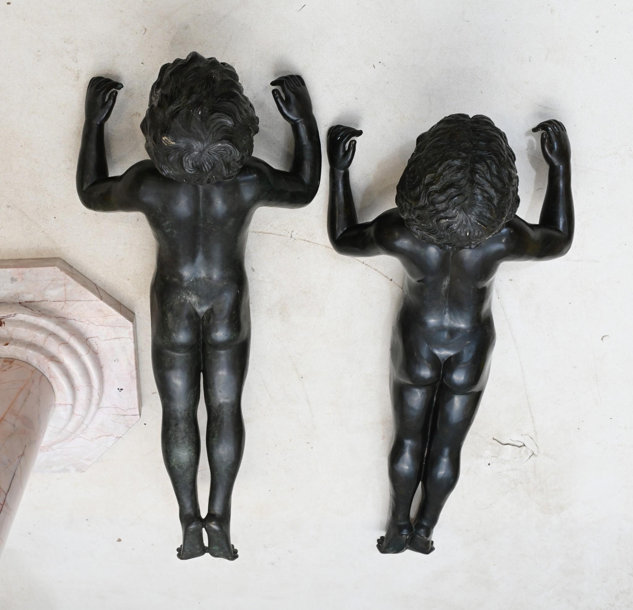 Milieu du XXe siècle Fontaine à eau Art Déco Marbre Bronze Fontaine à oiseaux pour enfants en vente
