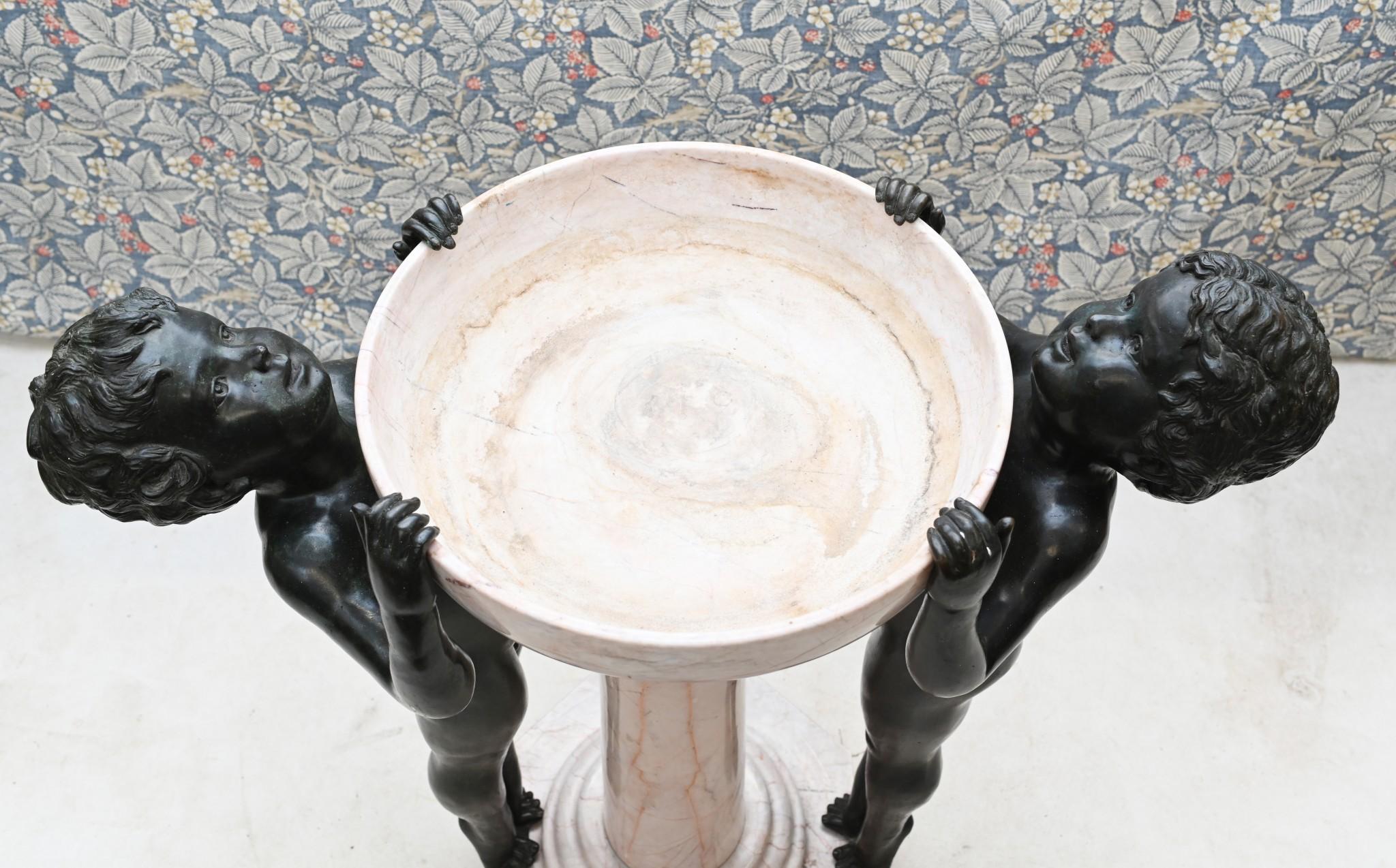 Fontaine à eau Art Déco Marbre Bronze Fontaine à oiseaux pour enfants en vente 2