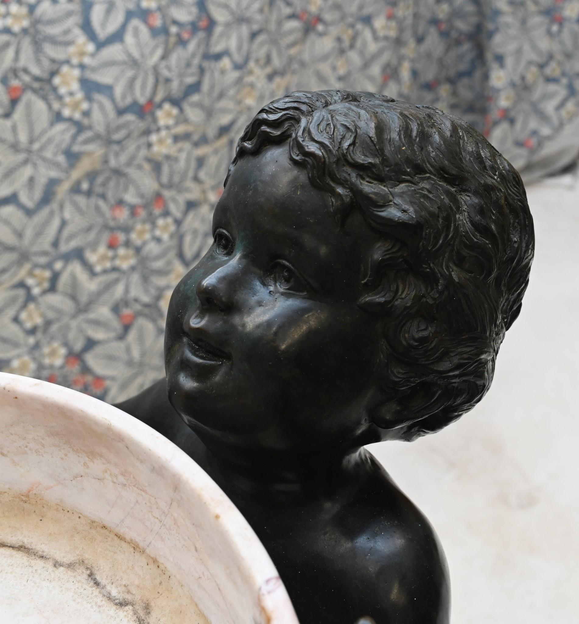 Fontaine à eau Art Déco Marbre Bronze Fontaine à oiseaux pour enfants en vente 5