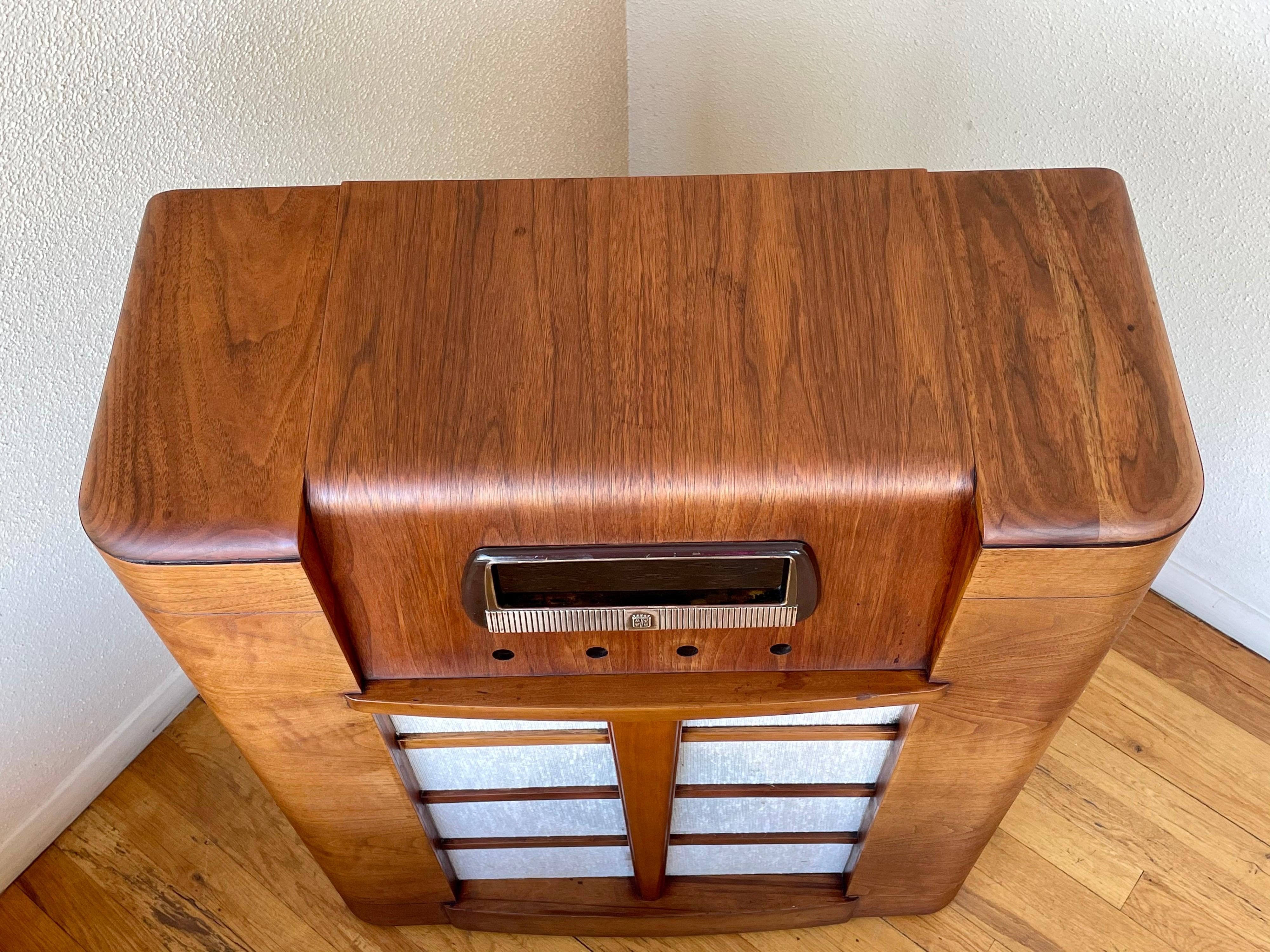 Art Deco Waterfall Floor Radio Case in Walnut In Good Condition For Sale In San Diego, CA
