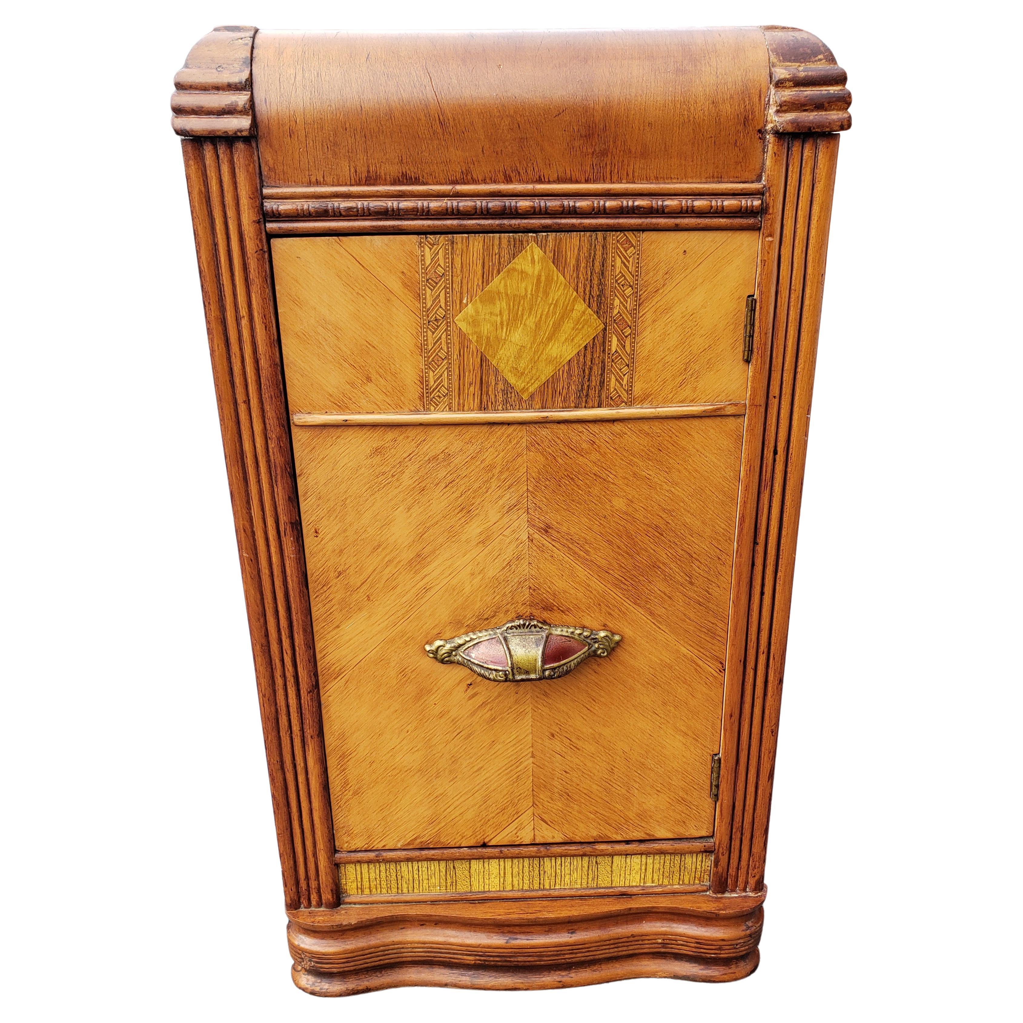 Gorgeous Art Deco side table nightstand. 
Great inlays. Measurements: 27.5