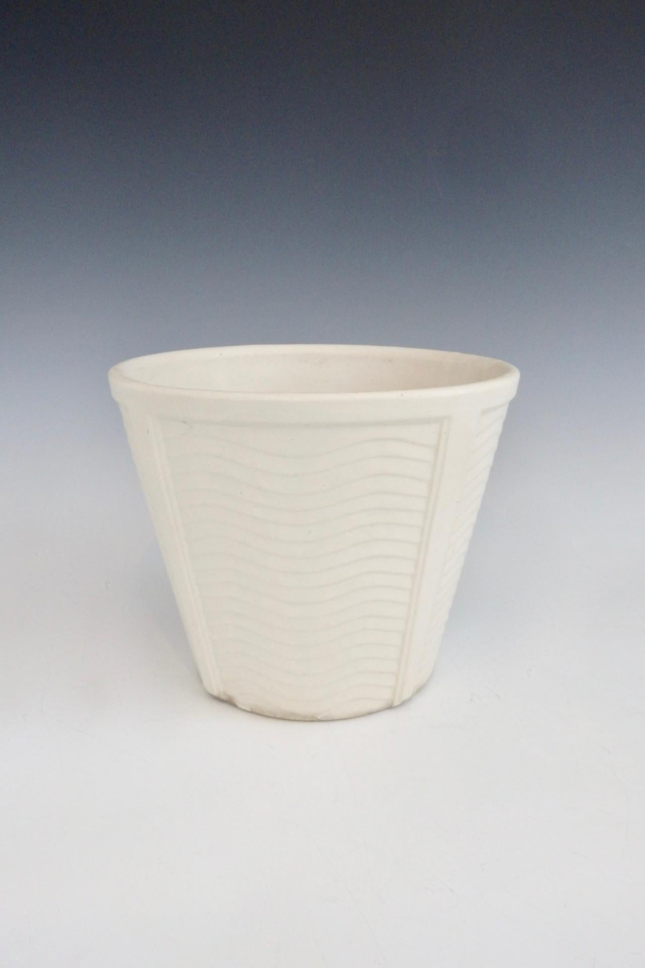 Art Deco Wave Design on Heavy Bodied Matte White McCoy Planter Pot In Good Condition In Ferndale, MI