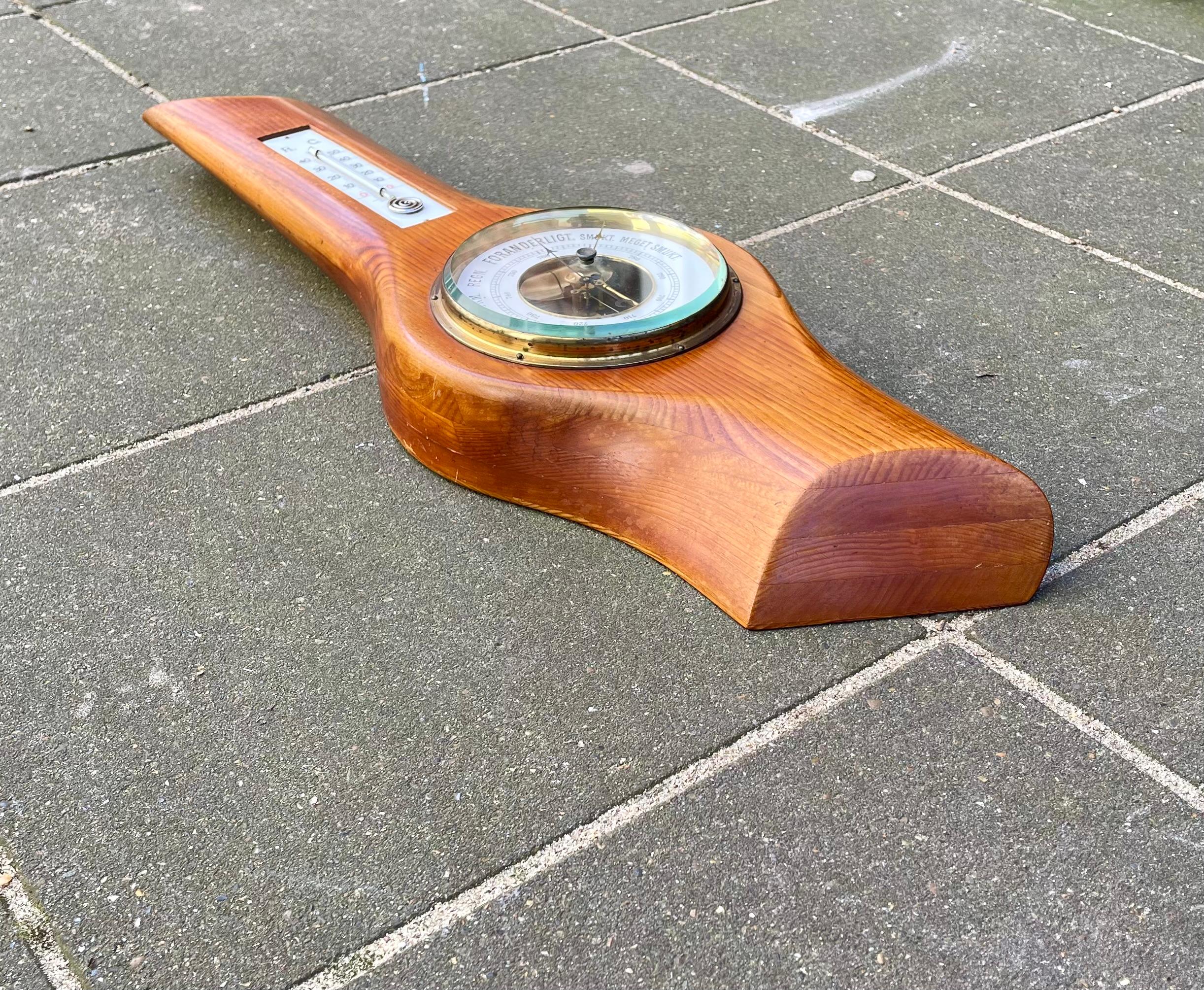 Danois Station météo Art déco fabriquée à partir d'un hélicoptère d'avion en bois, années 1930 en vente