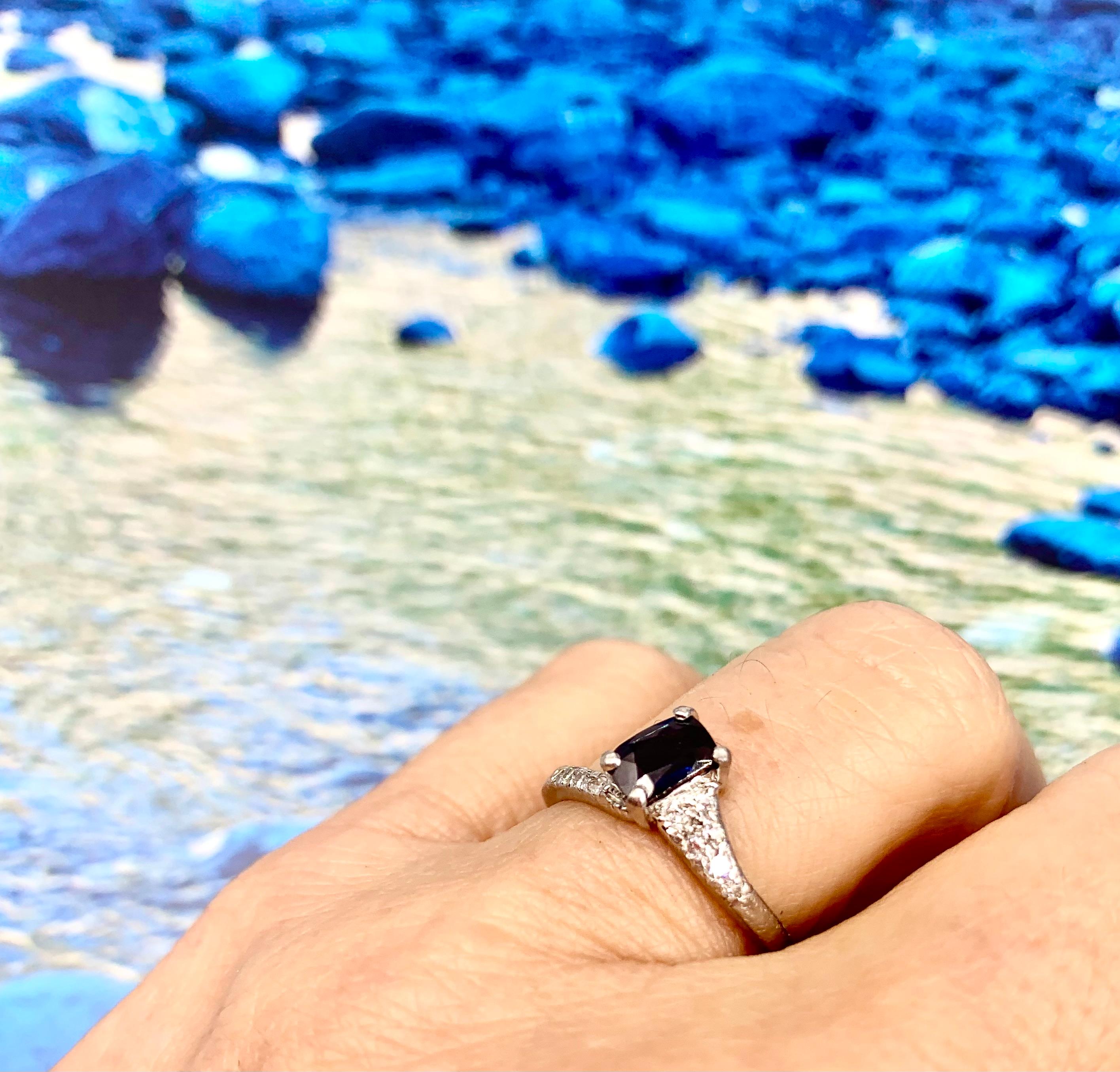 Art Deco Wedderien Natural Sapphire Diamond Platinum Comet Ring, GIA In Good Condition For Sale In New York, NY
