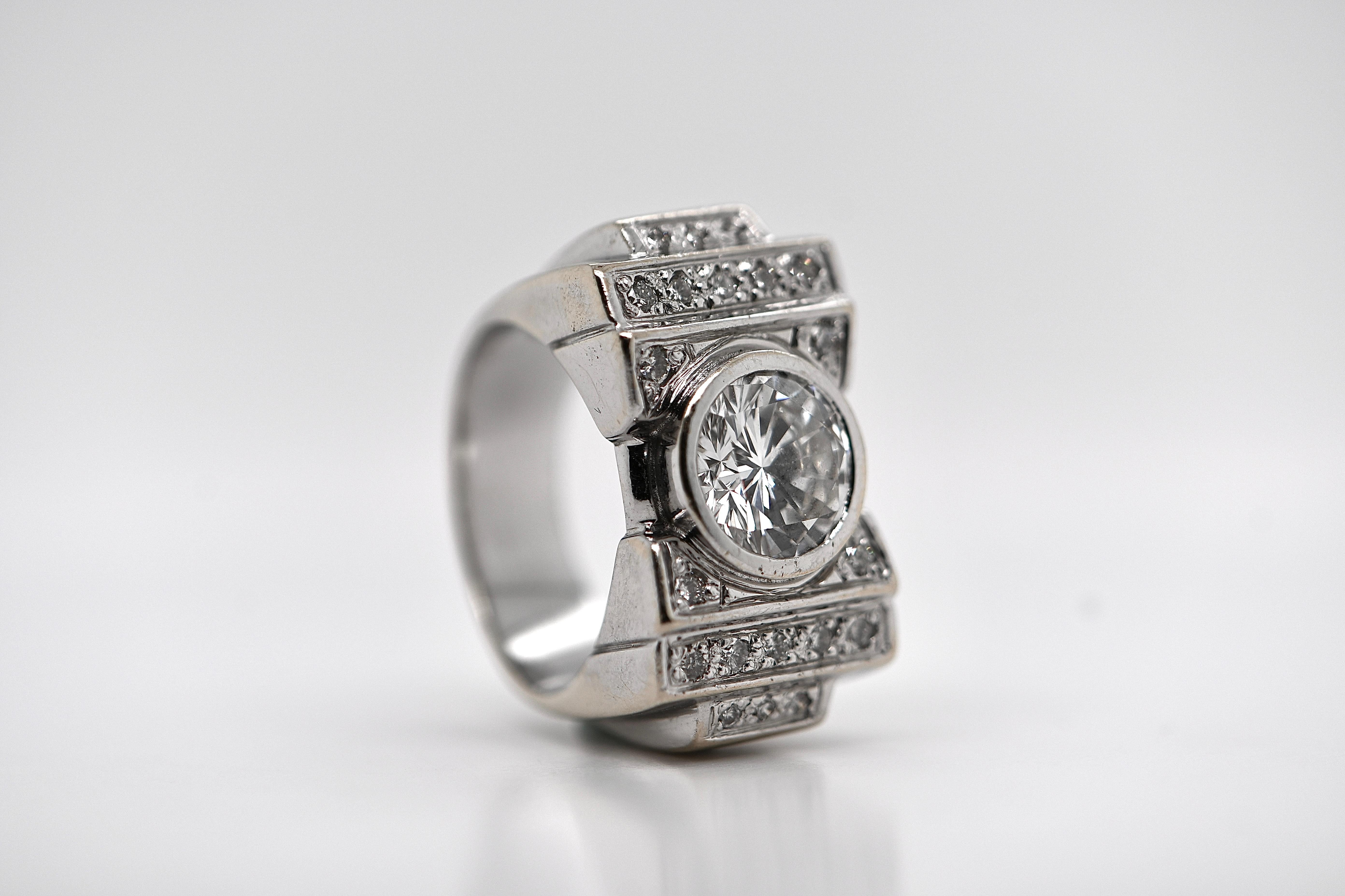 Art Deco Ehering 21 Diamanten 2,5 Karat 18 Karat Weißgold (Brillantschliff) im Angebot
