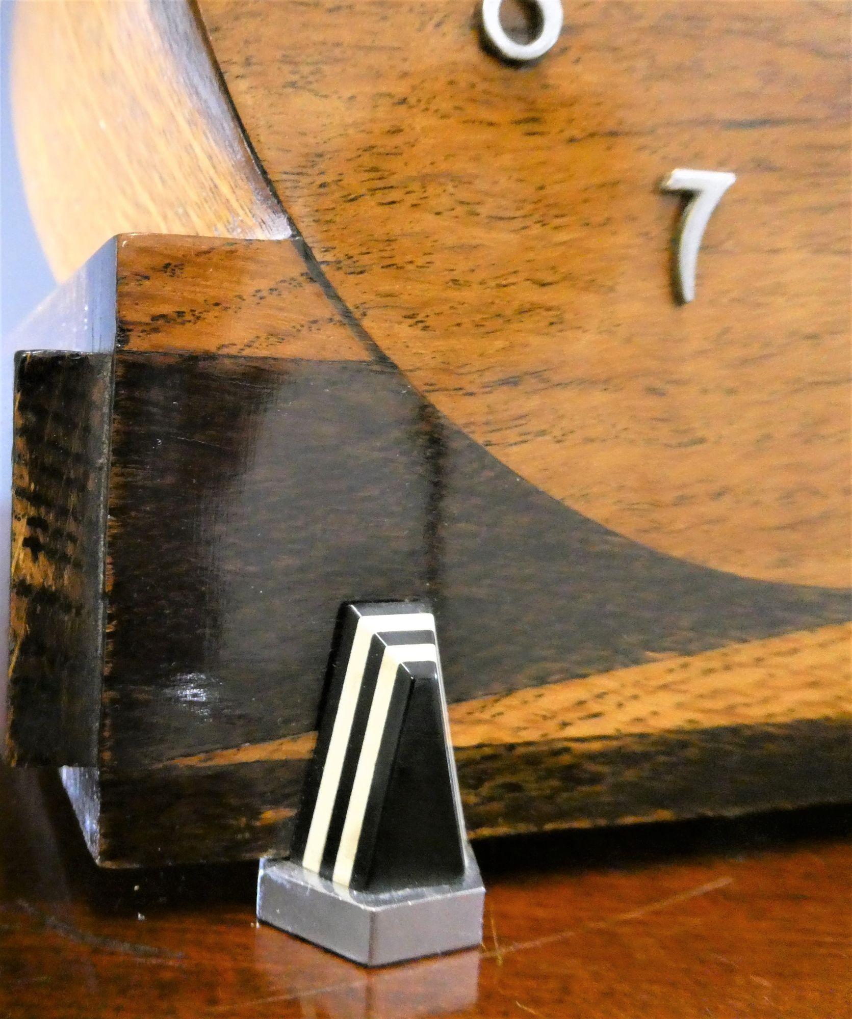 Pendule de cheminée Art Déco Westminster à carillons par Perivale en vente 2
