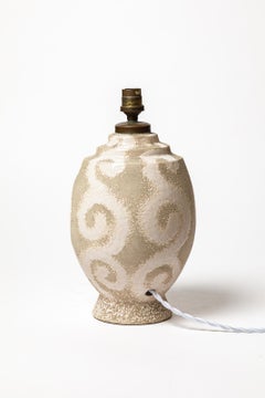 Weiße abstrakte Keramik-Tischlampe im Art-déco-Stil des 20. Jahrhunderts, Jean Besnard 1930