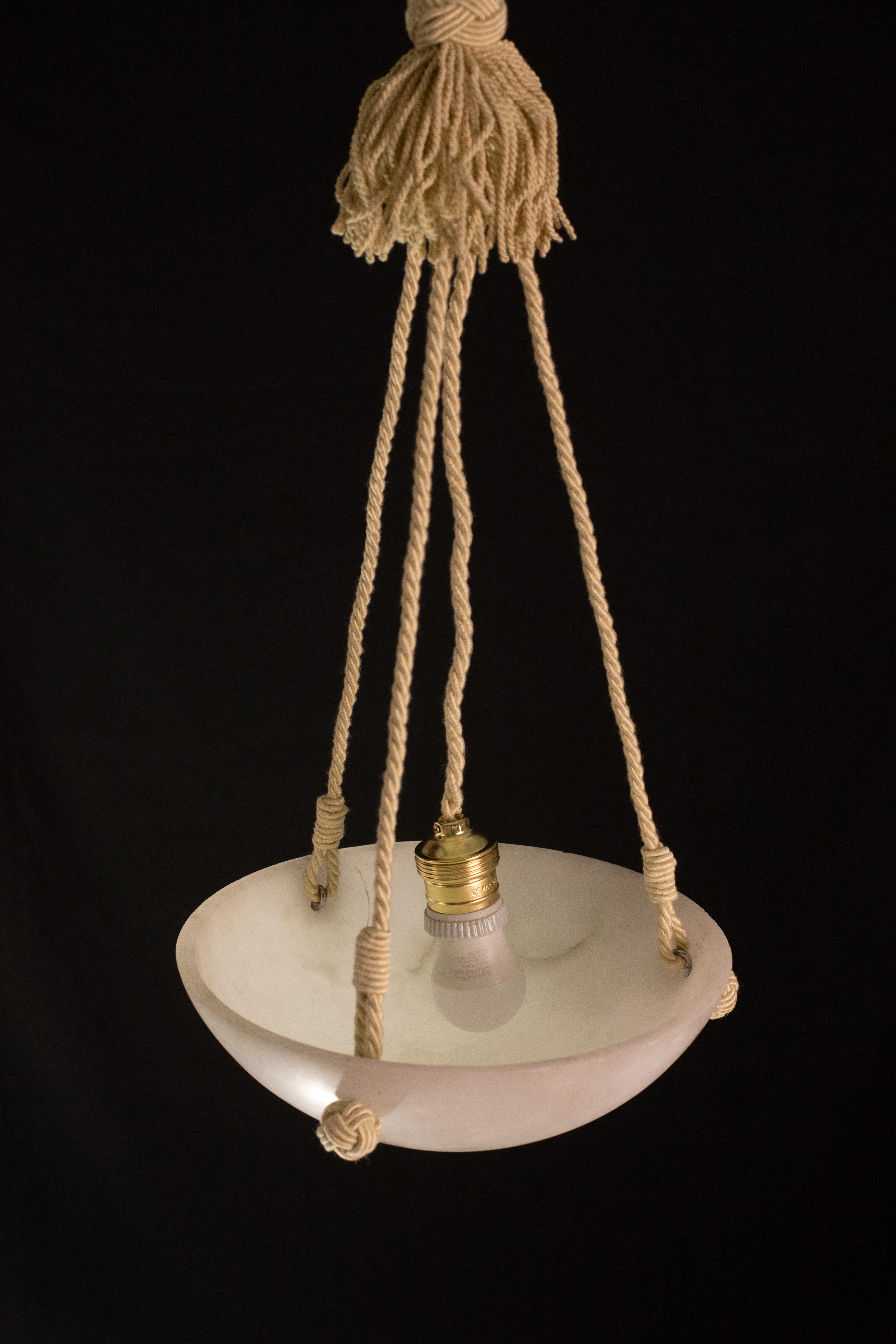 Art Decò White Alabaster Chandelier, 1950 For Sale 2