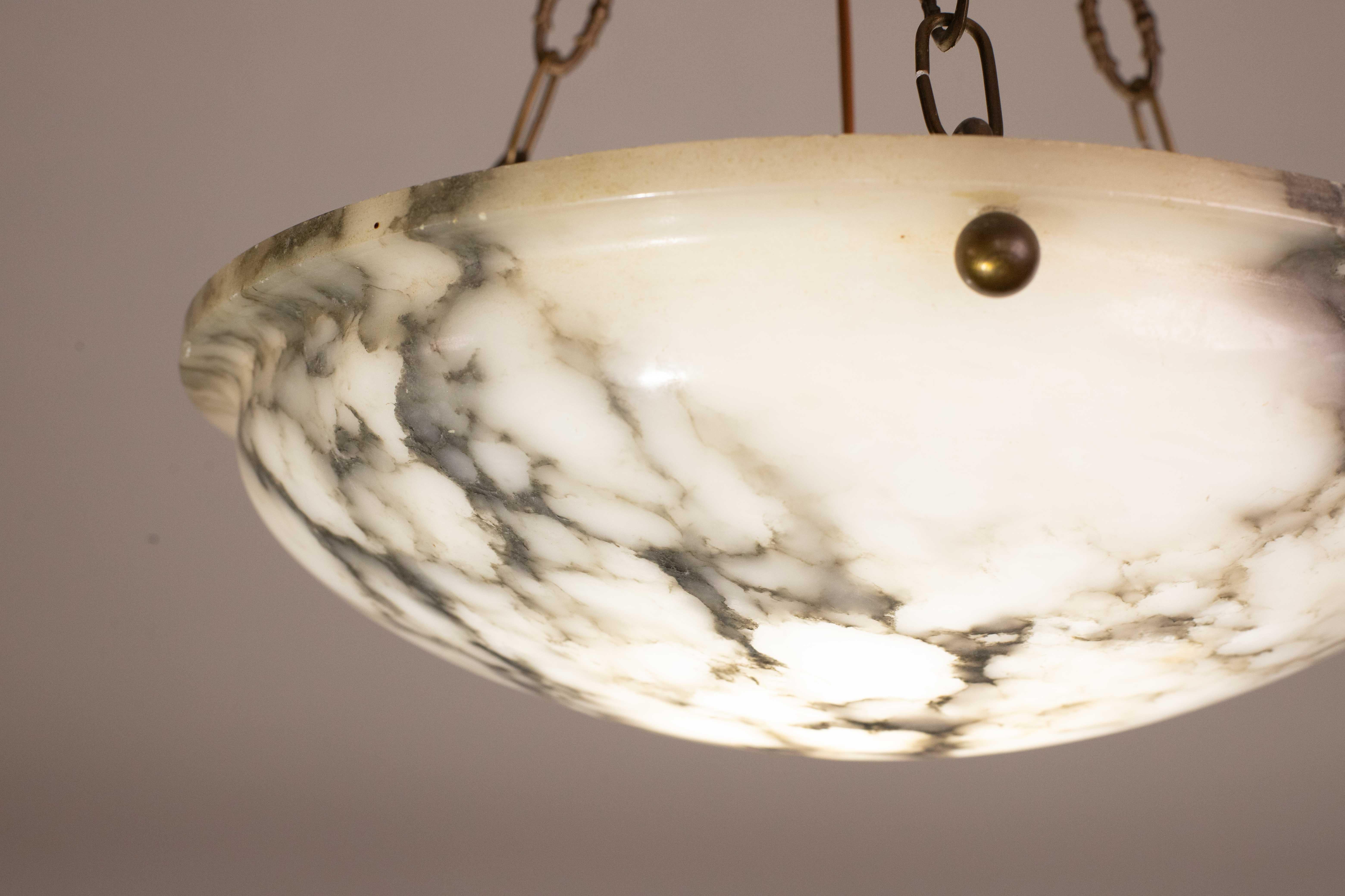 Weißer Alabaster-Kronleuchter im Art déco-Stil, 1950er Jahre im Angebot 1