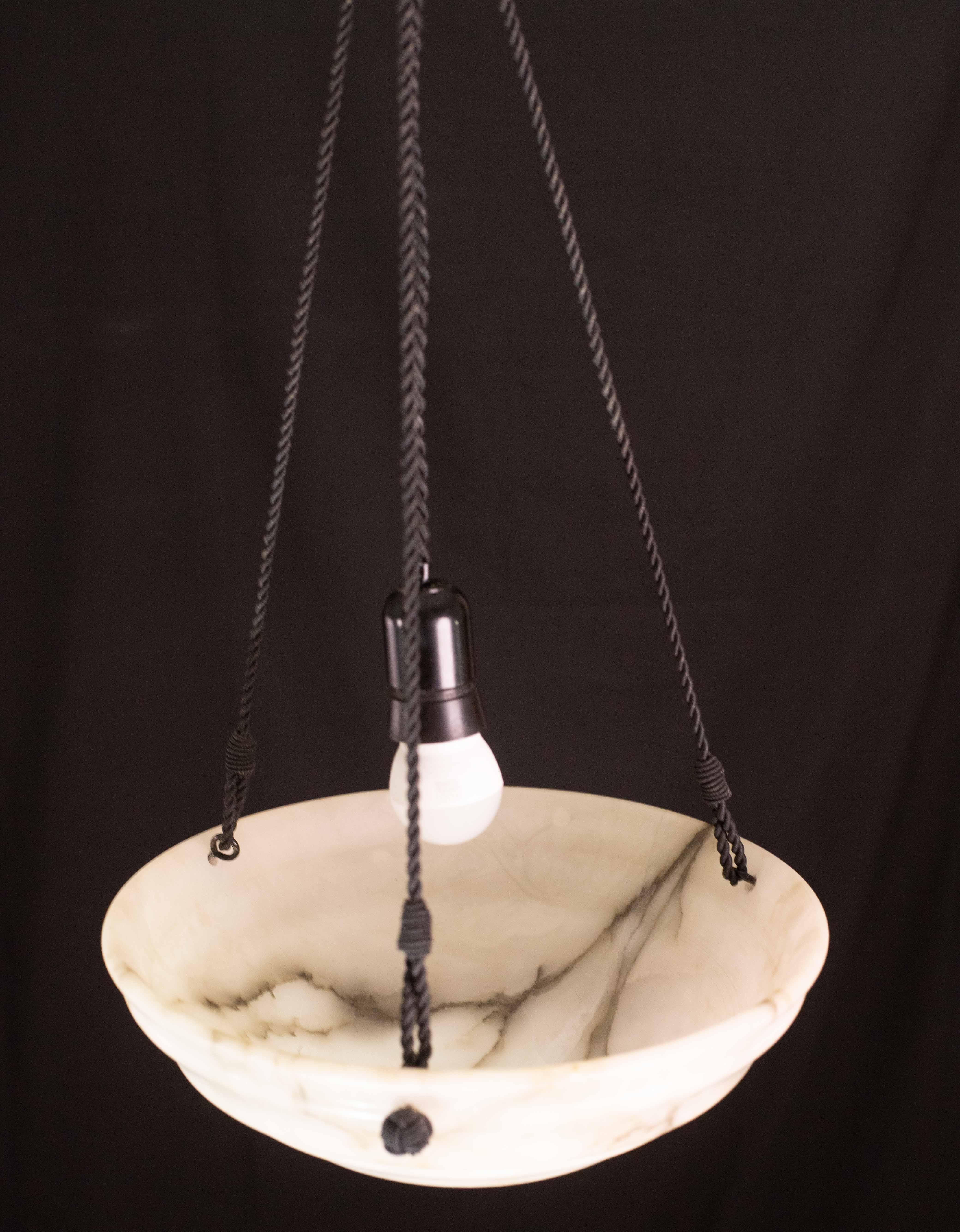 Weißer Alabaster-Kronleuchter im Art déco-Stil, 1950er Jahre im Angebot 3
