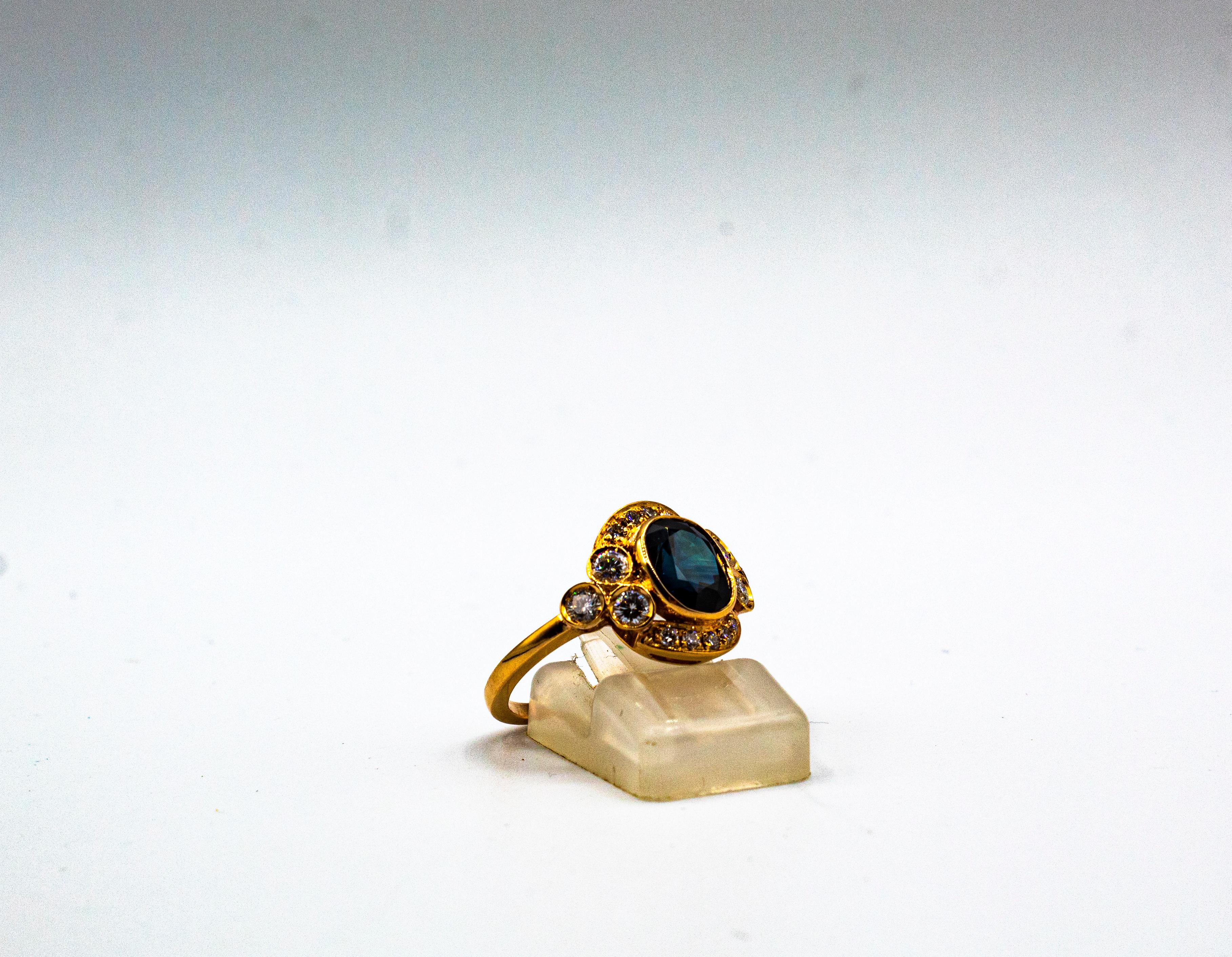 Anello da cocktail in oro giallo Art Deco con diamante bianco taglio brillante e zaffiro blu in vendita 4