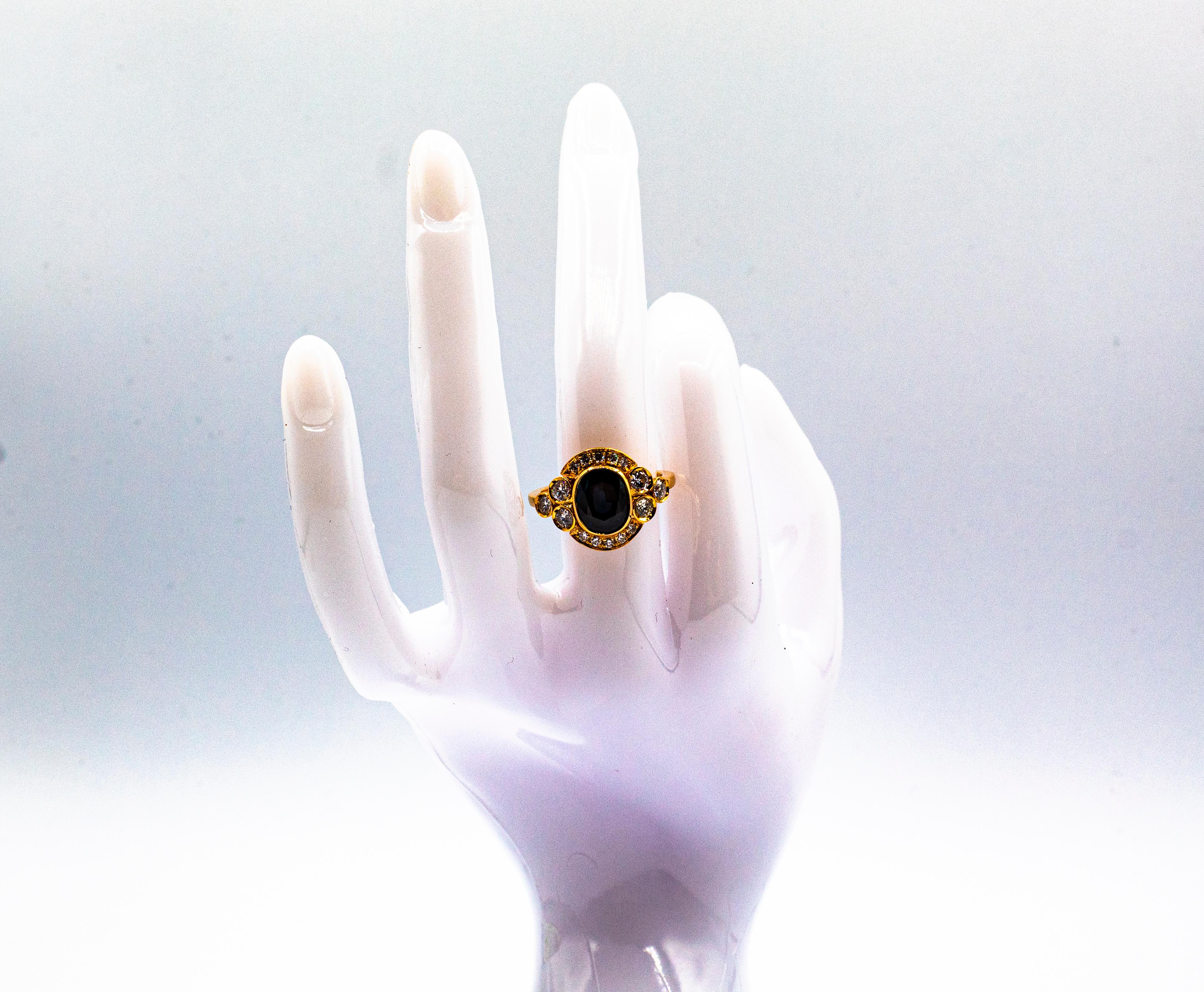 Anello da cocktail in oro giallo Art Deco con diamante bianco taglio brillante e zaffiro blu in vendita 9