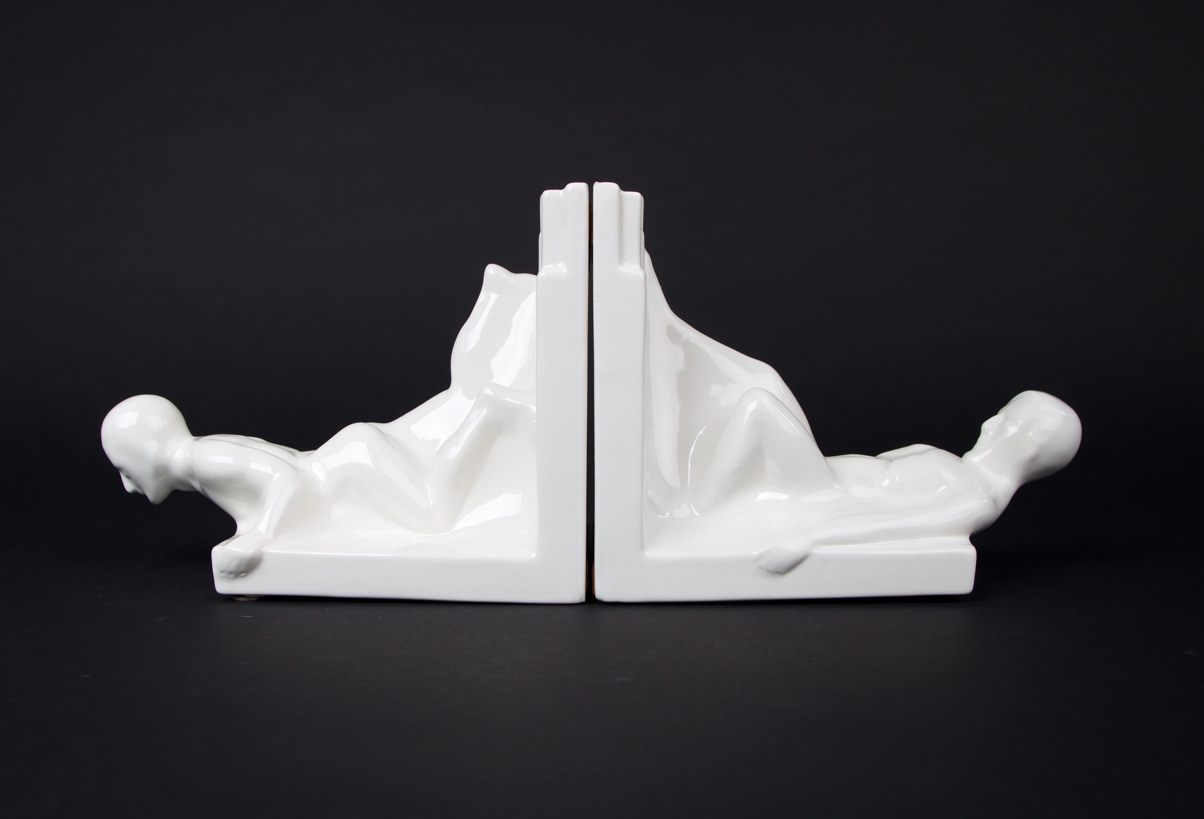 Art Deco white ceramic male bookends
Made by Plateelbakkerij Schoonhoven Holland during the 1920s.