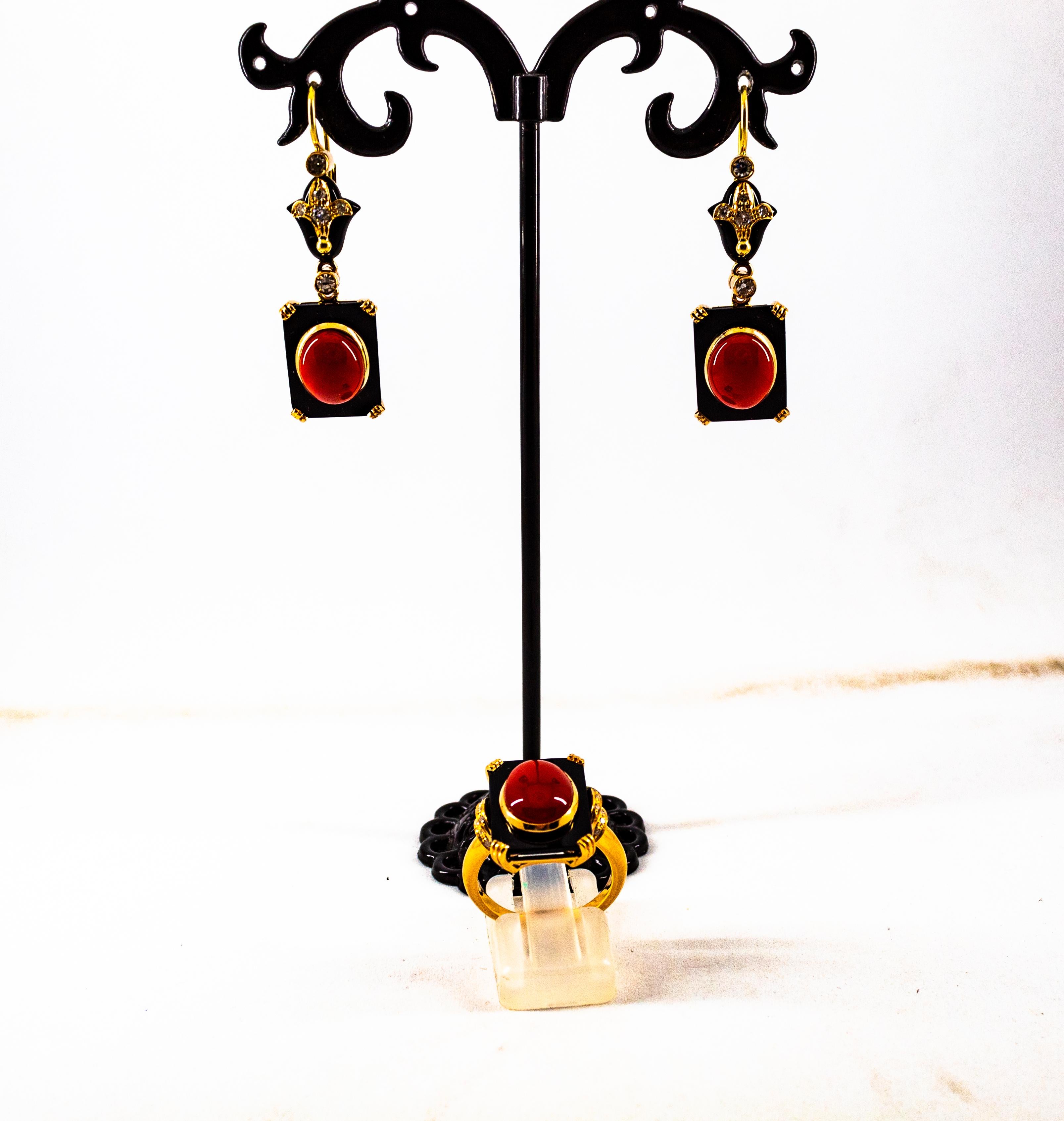 Anello da cocktail in oro giallo Art Deco con diamante bianco Mediterraneo e corallo rosso Onice in vendita 12