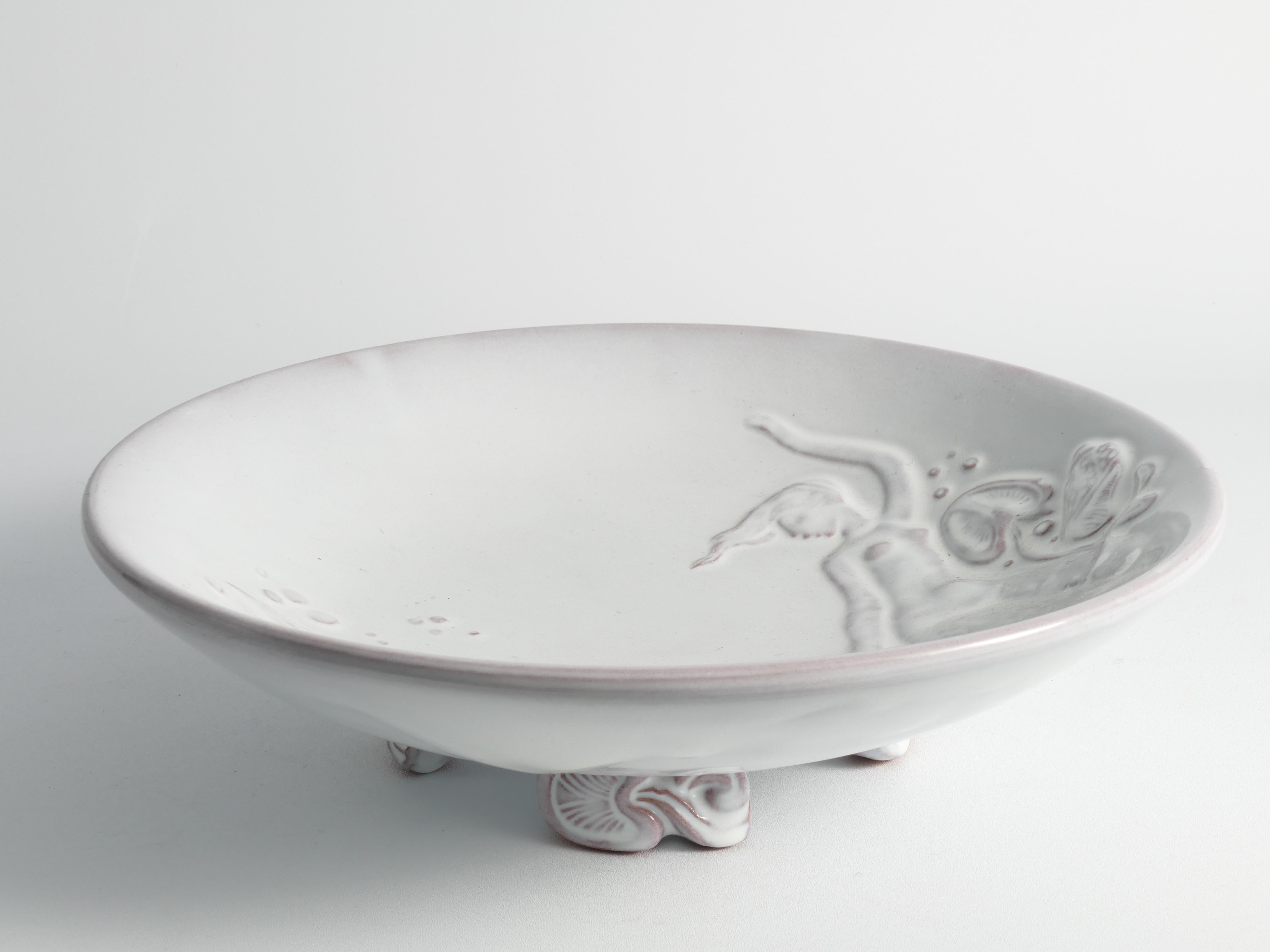 Weiße Art-Déco-Schale mit Meerjungfrauenmotiv aus Steingut „300“ von Mari Simmulson für Upsala-Ekeby im Angebot 7