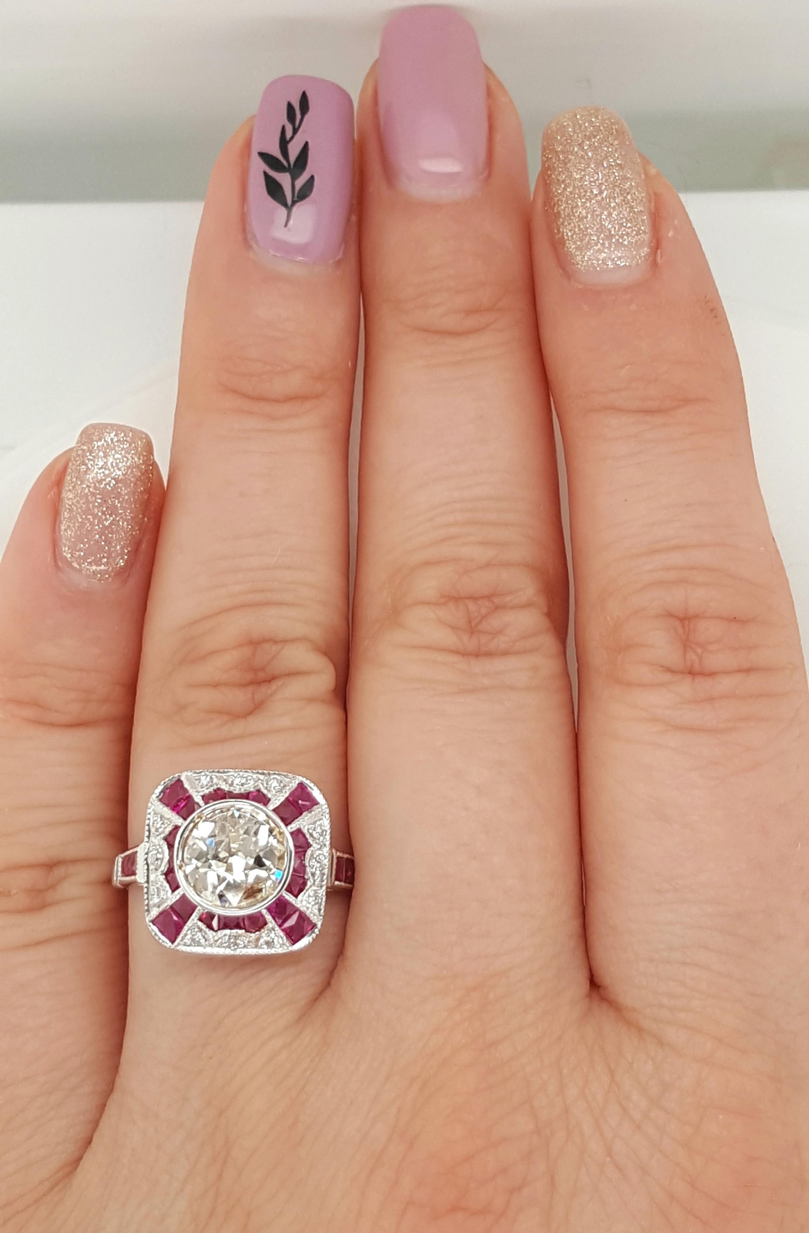 Anillo Halo de Rubí con Diamantes de Corte Europeo Antiguo de 1,5 Quilates en Oro Blanco Inspirado en el Art Decó en venta 1