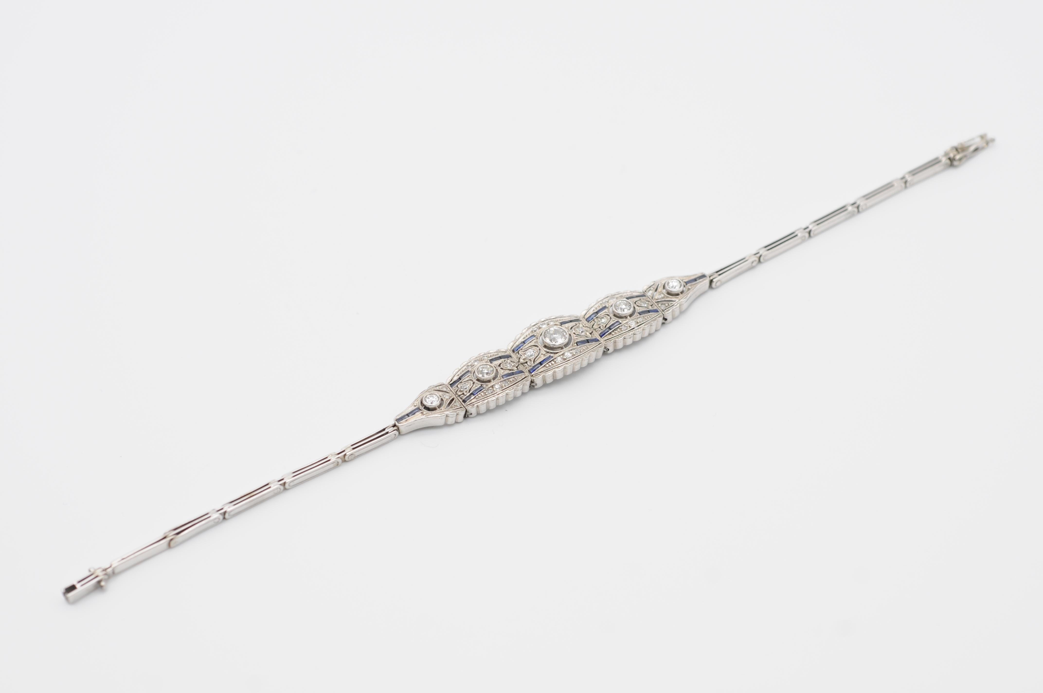 Art Deco White Gold Bracelet Diamonds and Sapphire   In Good Condition For Sale In Berlin, BE