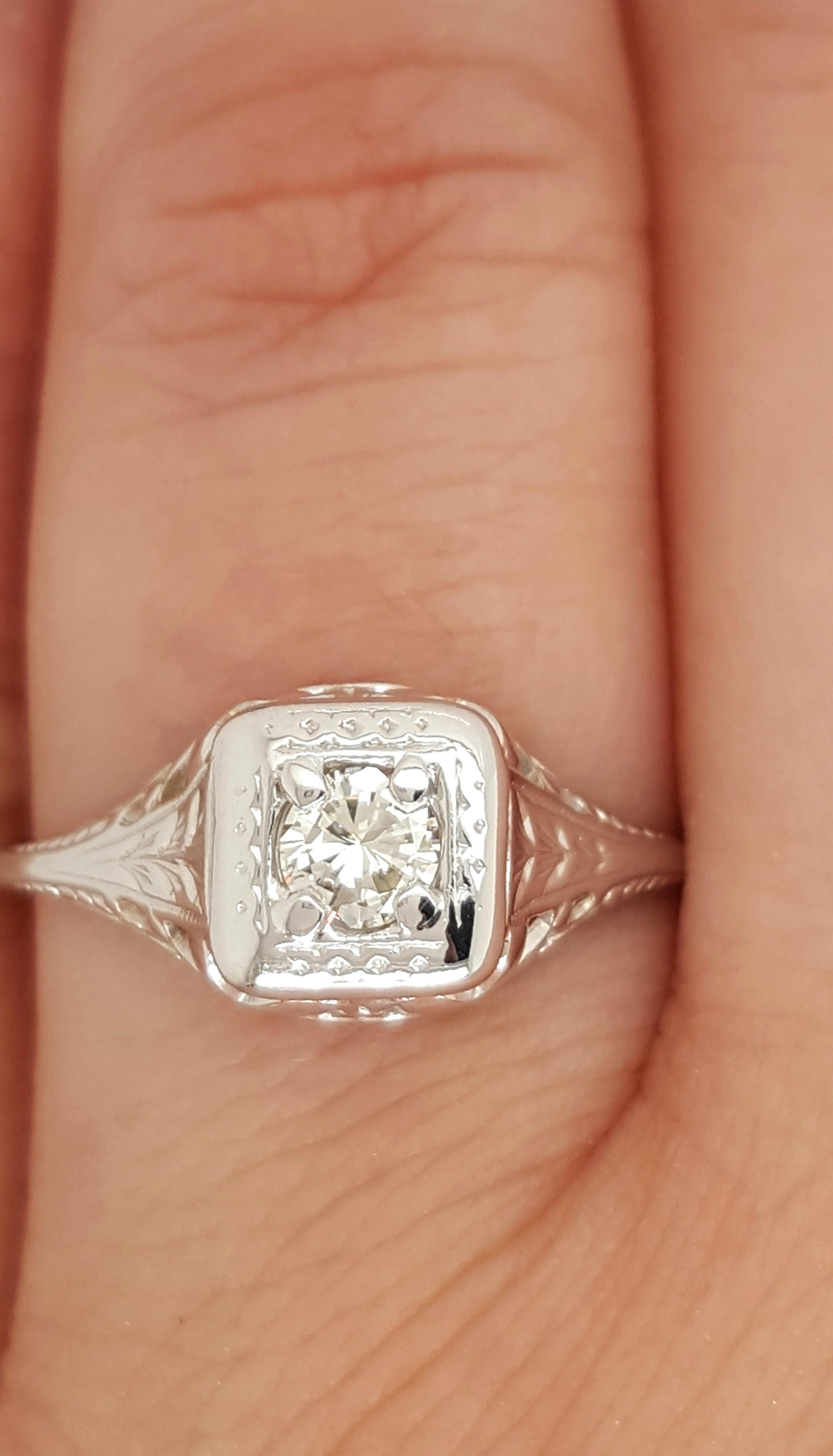 Round Cut Art Deco White Gold Filigree Vintage Round Diamond Solitaire Engagement Ring For Sale