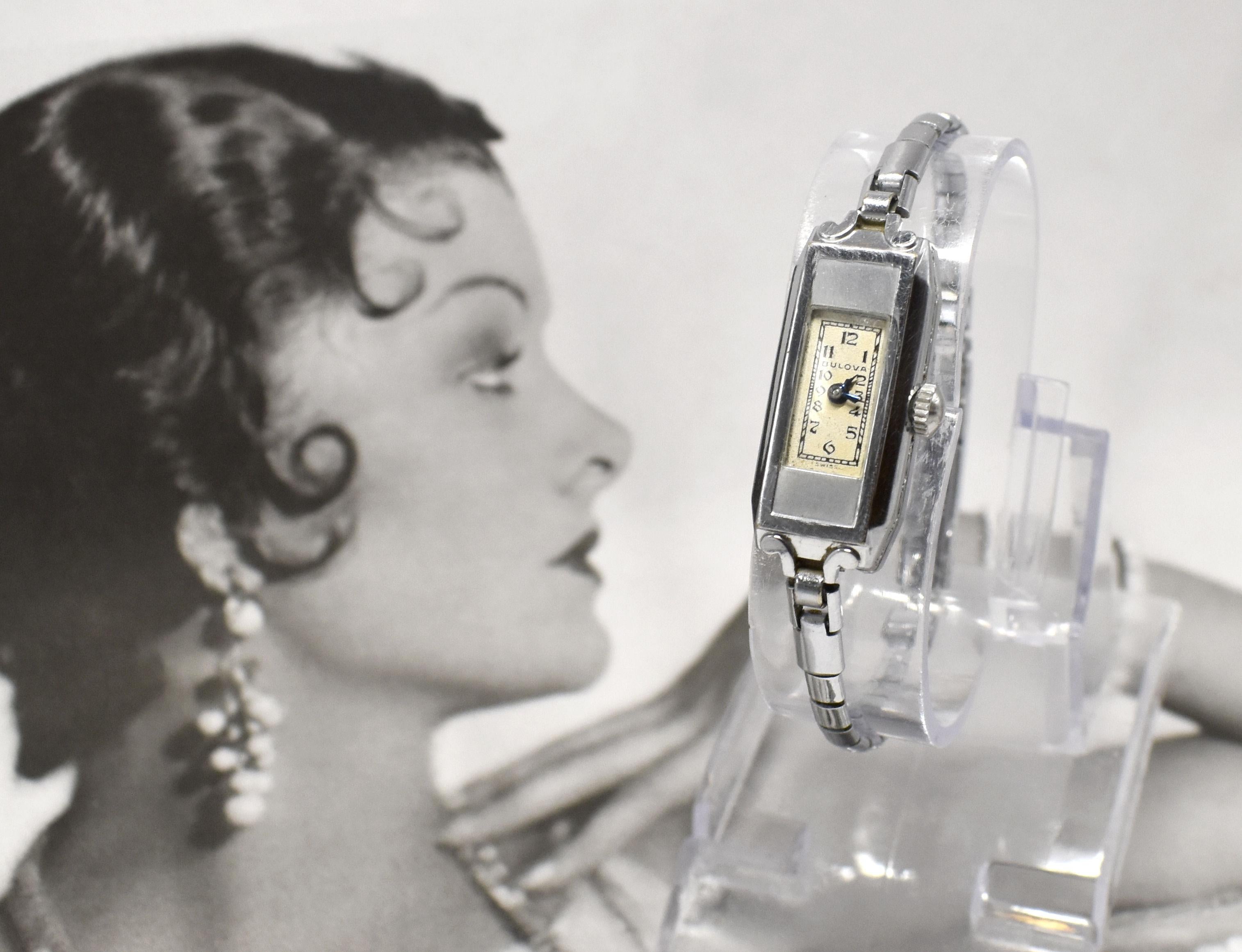 Art Deco White Gold Filled Ladies Watch by Bulova, Serviced,  circa 1935 In Good Condition For Sale In Westward ho, GB