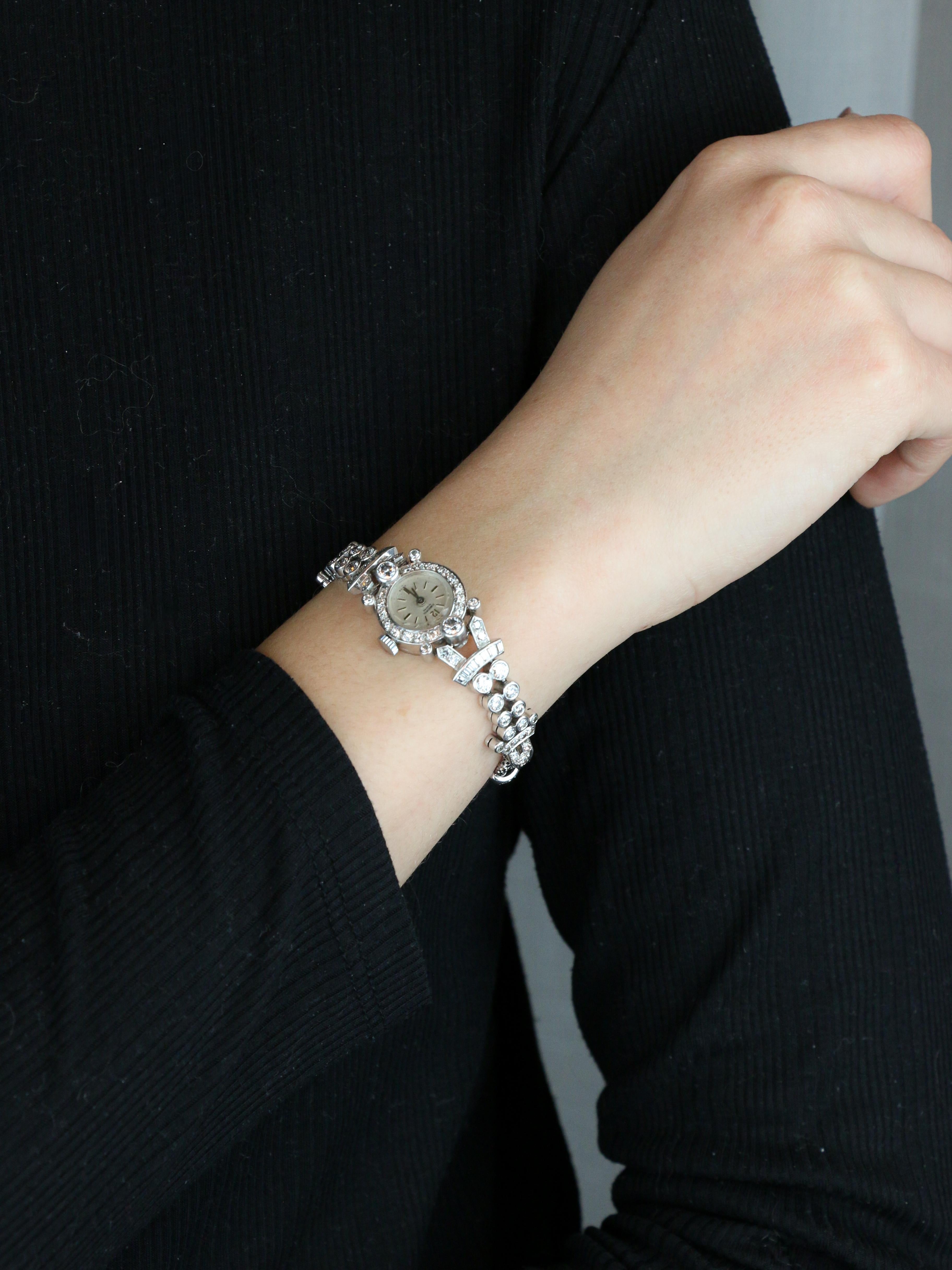 Montre Art déco en or blanc, platine et diamants en vente 10