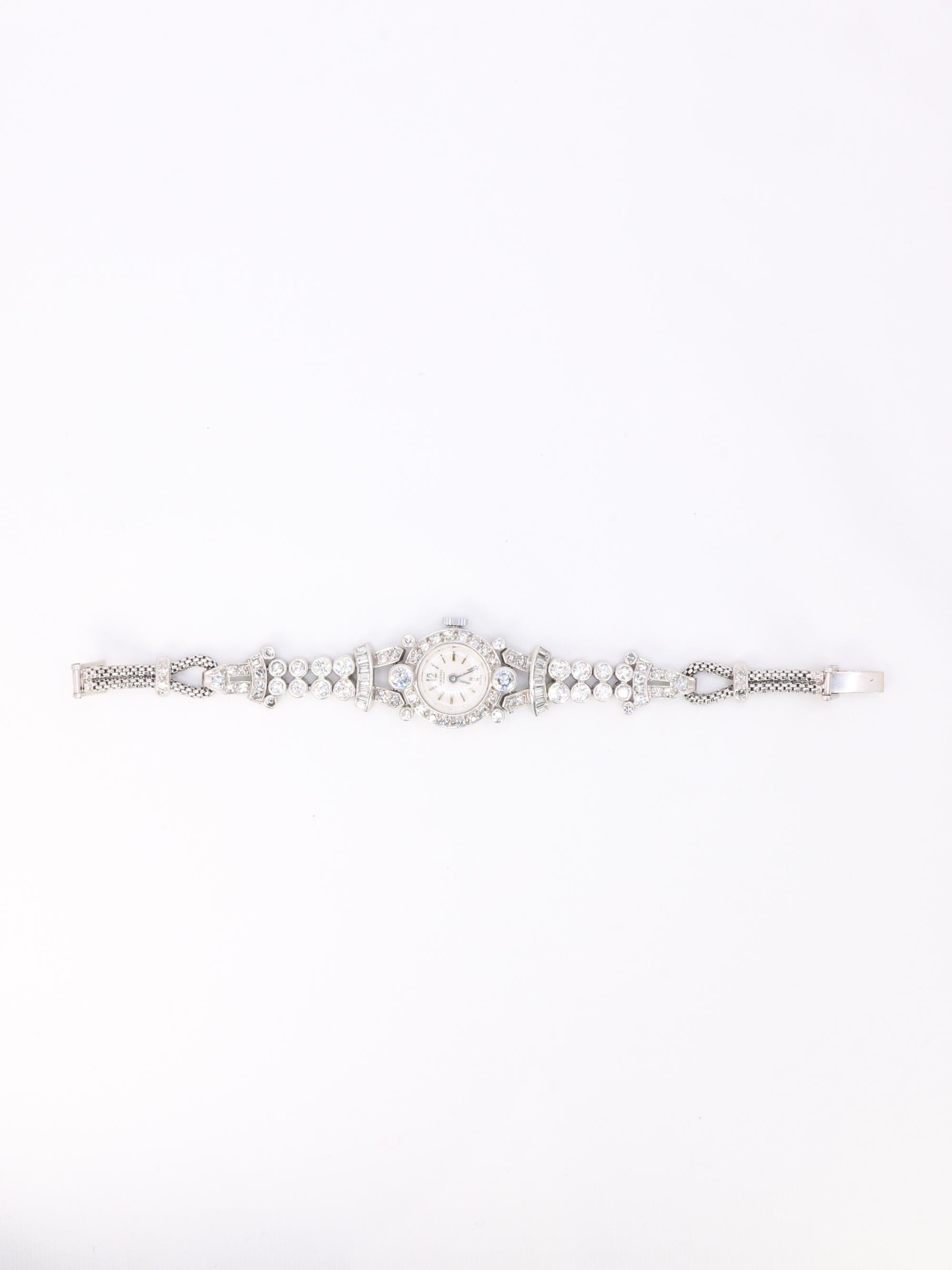 Montre Art déco en or blanc, platine et diamants Pour femmes en vente
