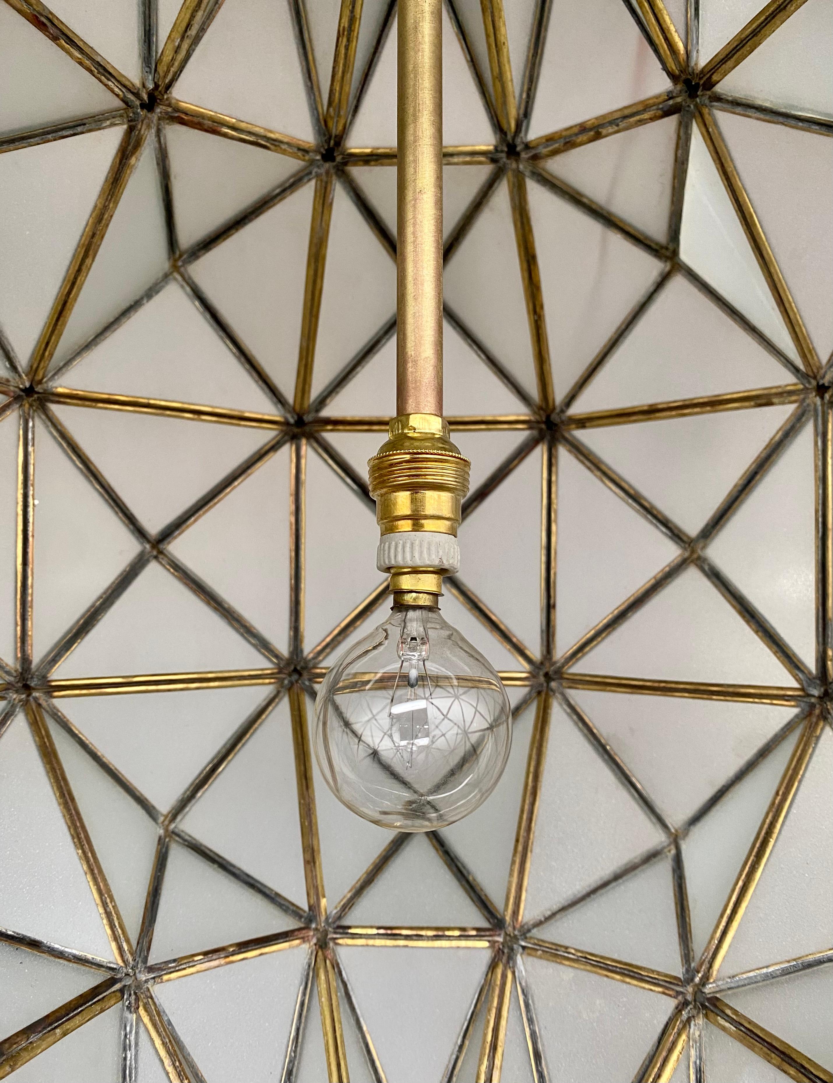 Lampadari, pendenti o lanterne a forma di cupola in stile Art Déco bianco latte, una coppia in vendita 14