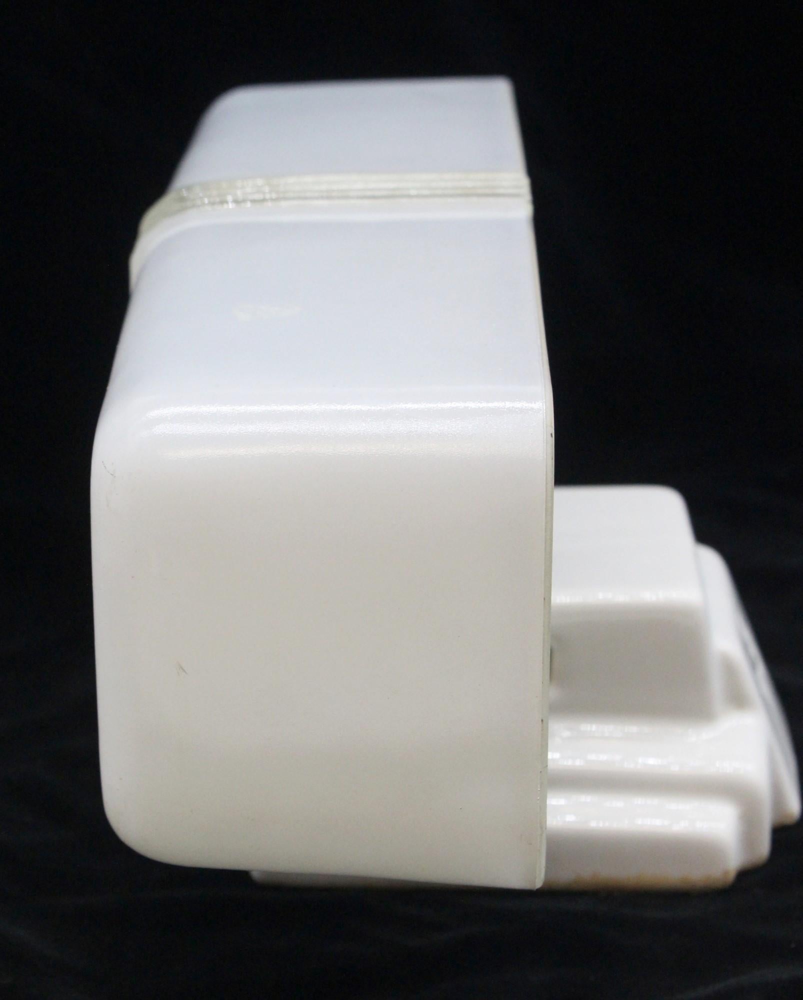 Art Deco White Porcelain Bathroom Light Fixture with Cast Glass & 2 Lights In Good Condition In New York, NY