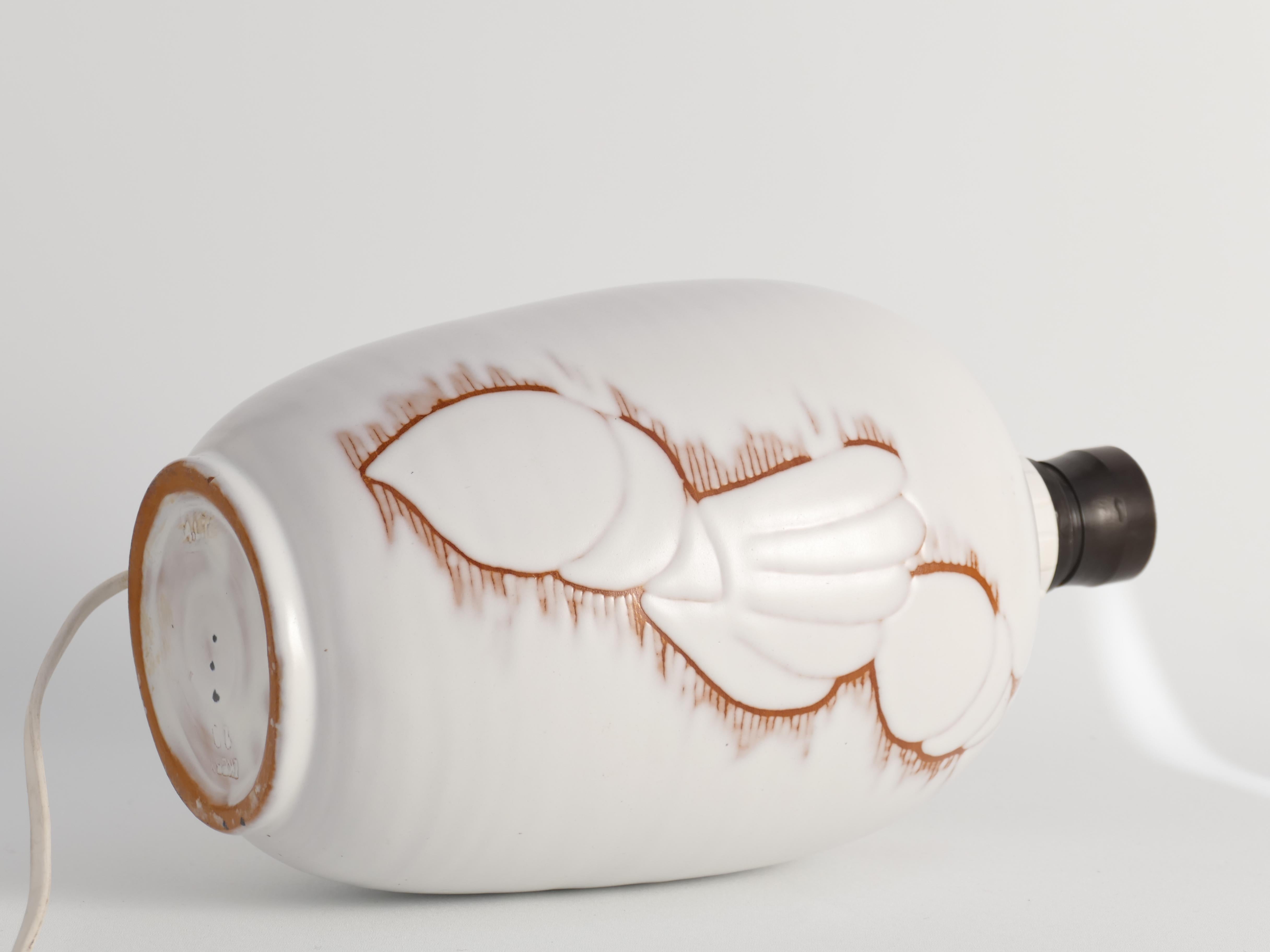 Art Deco White Seashell Motif Table lamp By Anna Lisa Thomson, Upsala Ekeby For Sale 8